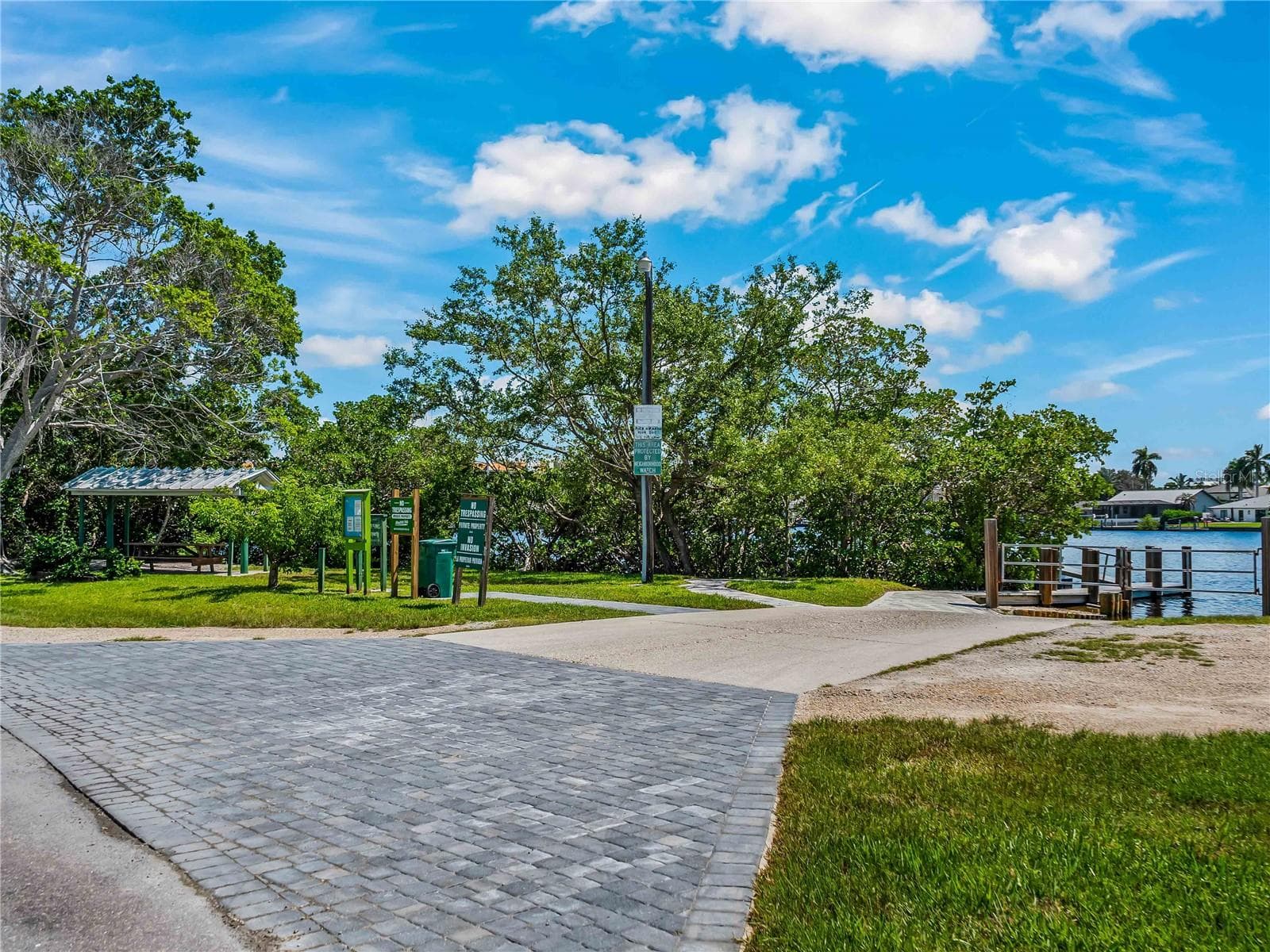 StreetView_2903rdStreet_BonitaSprings_Neighborhood_Corner.jpg - 290 3RD ST W, BONITA SPRINGS