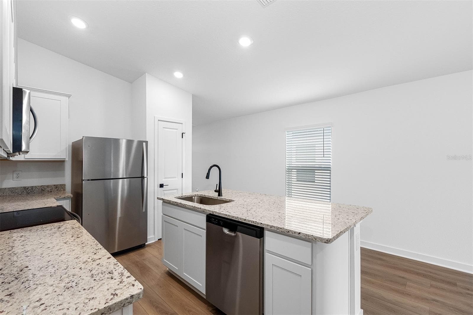 Single Family Residence at 7118 CANOPY LN, LAKELAND, photo 4 of 18