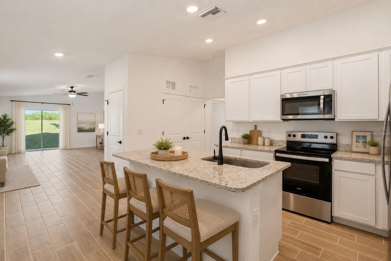 Virtually Staged - 7118 CANOPY LN, LAKELAND