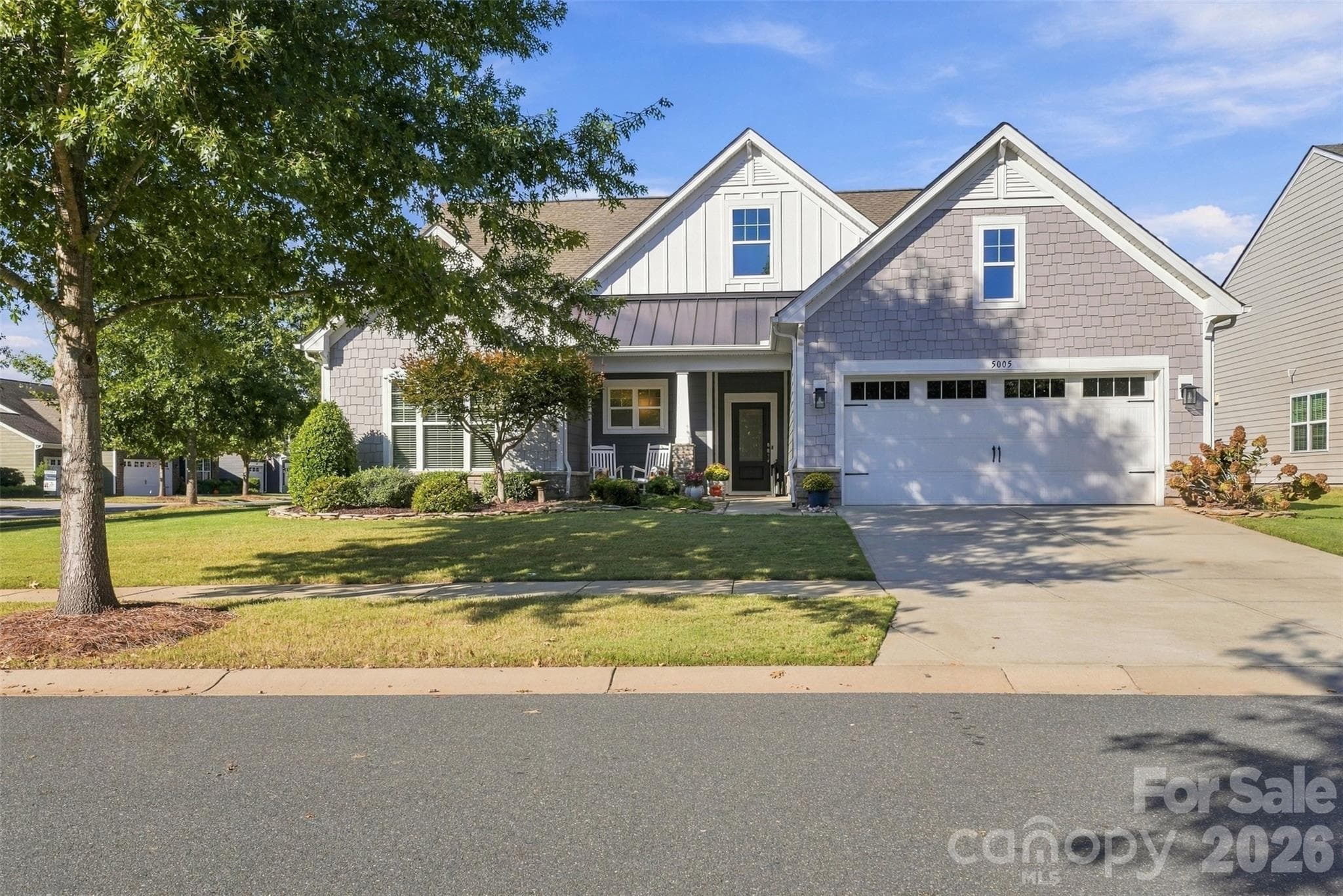 Single Family Residence at 5005 Big Bend Drive, Lancaster, photo 2 of 48