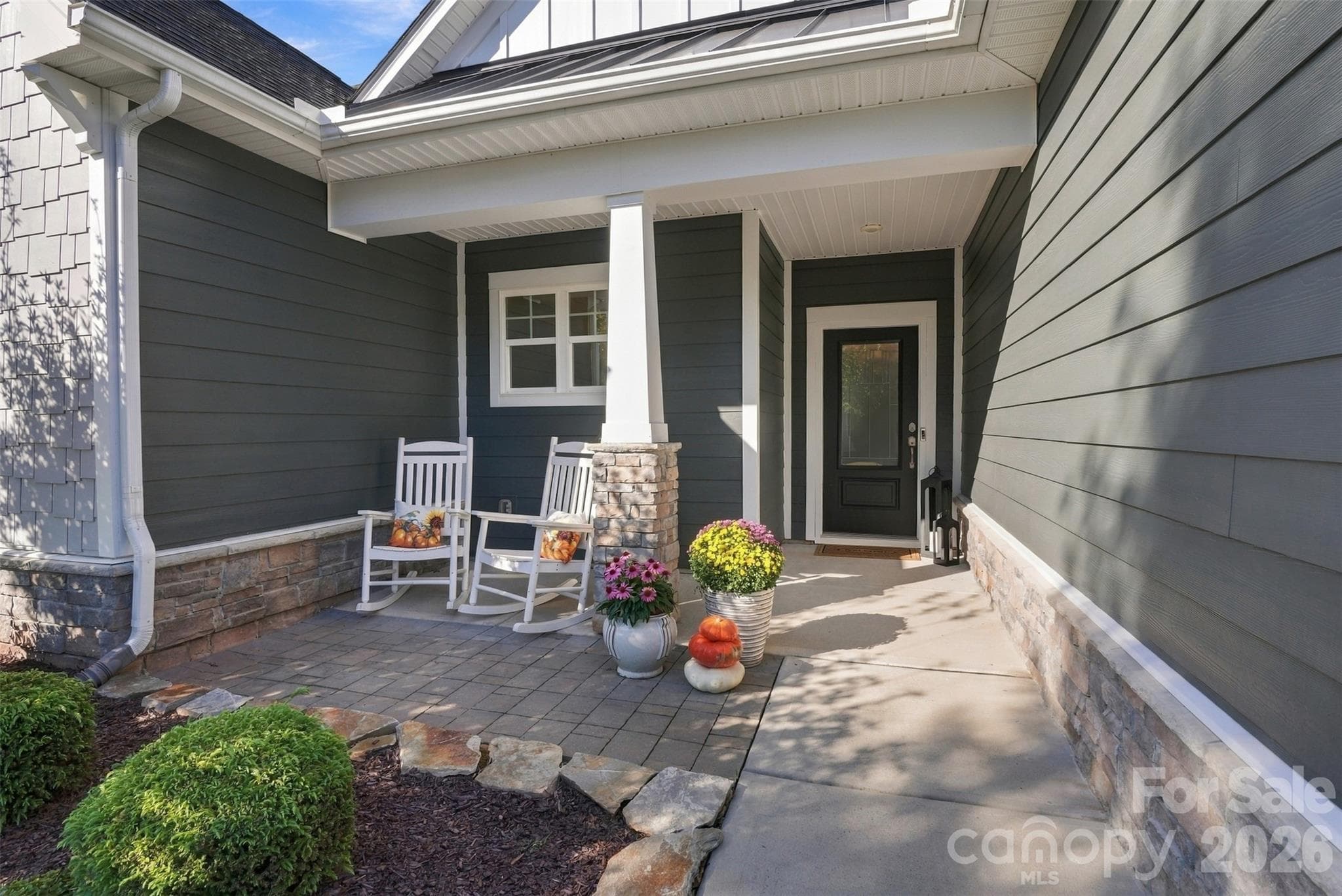 Single Family Residence at 5005 Big Bend Drive, Lancaster, photo 10 of 48