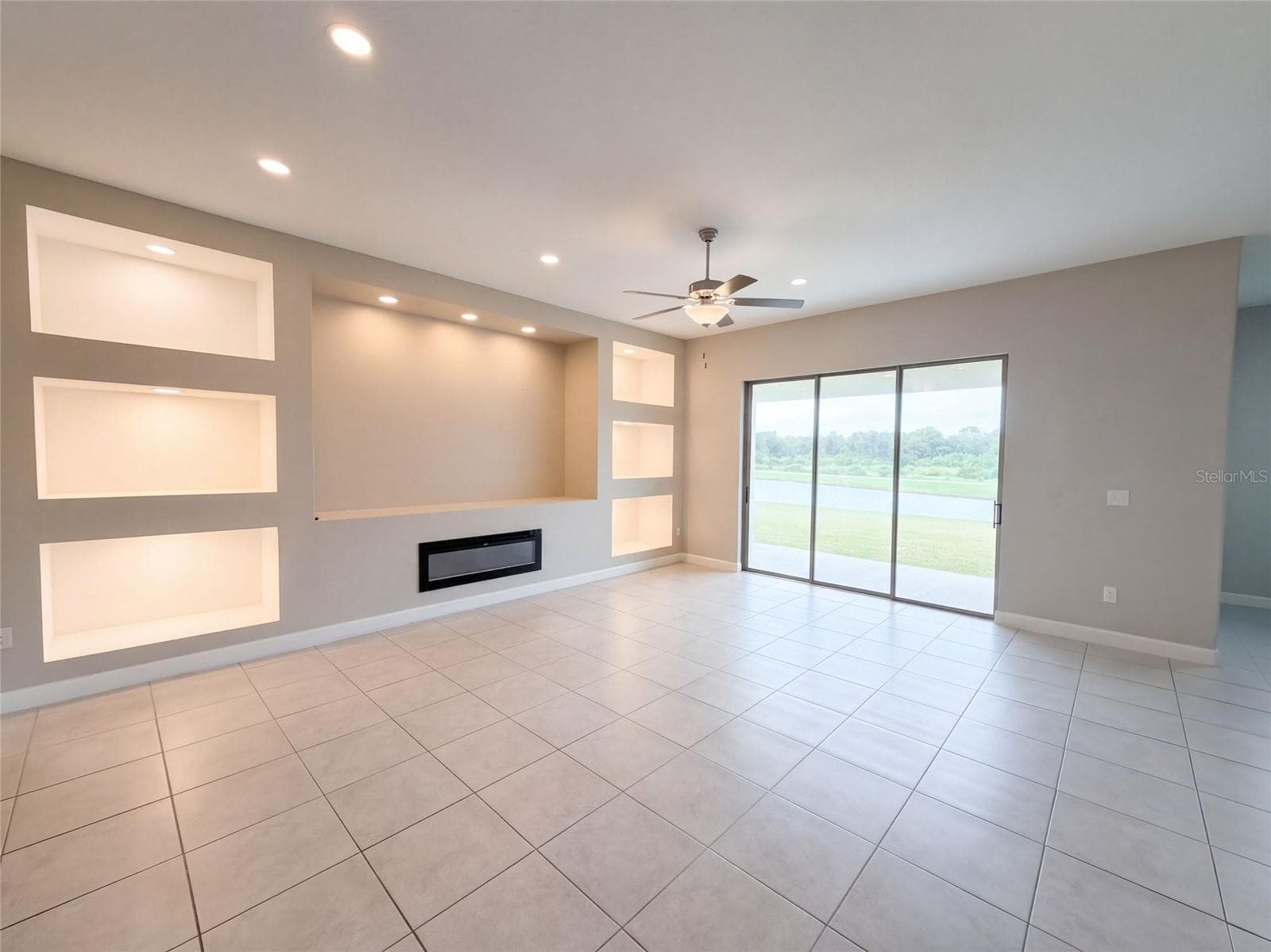 Single Family Residence at 9430 CHANNING HILL DR, RUSKIN, photo 3 of 23
