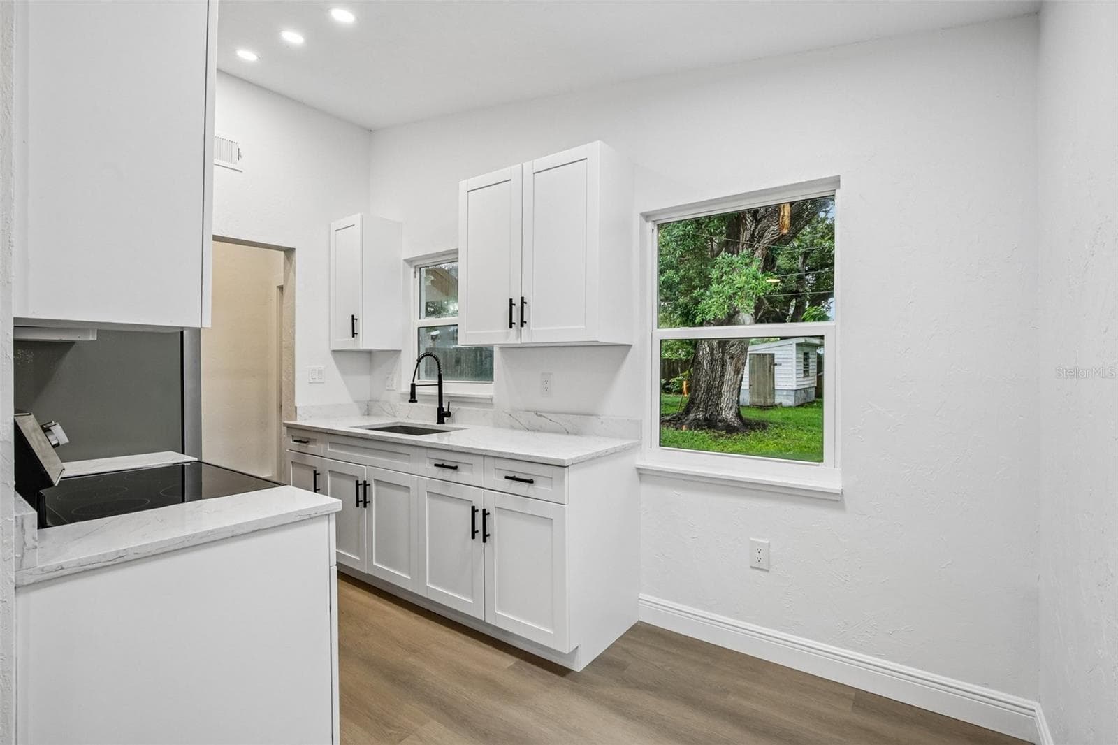 Single Family Residence at 334 E CORNELIUS CIR, SARASOTA, photo 11 of 26