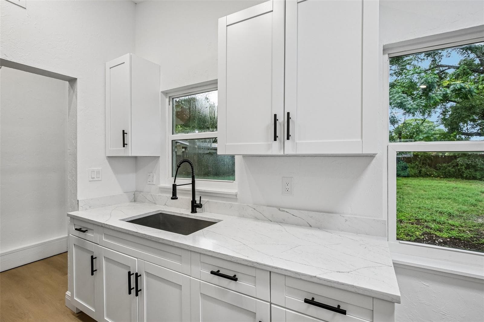 Single Family Residence at 334 E CORNELIUS CIR, SARASOTA, photo 15 of 26