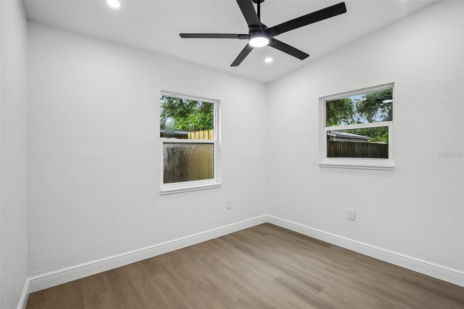 Single Family Residence at 334 E CORNELIUS CIR, SARASOTA, photo 19 of 26