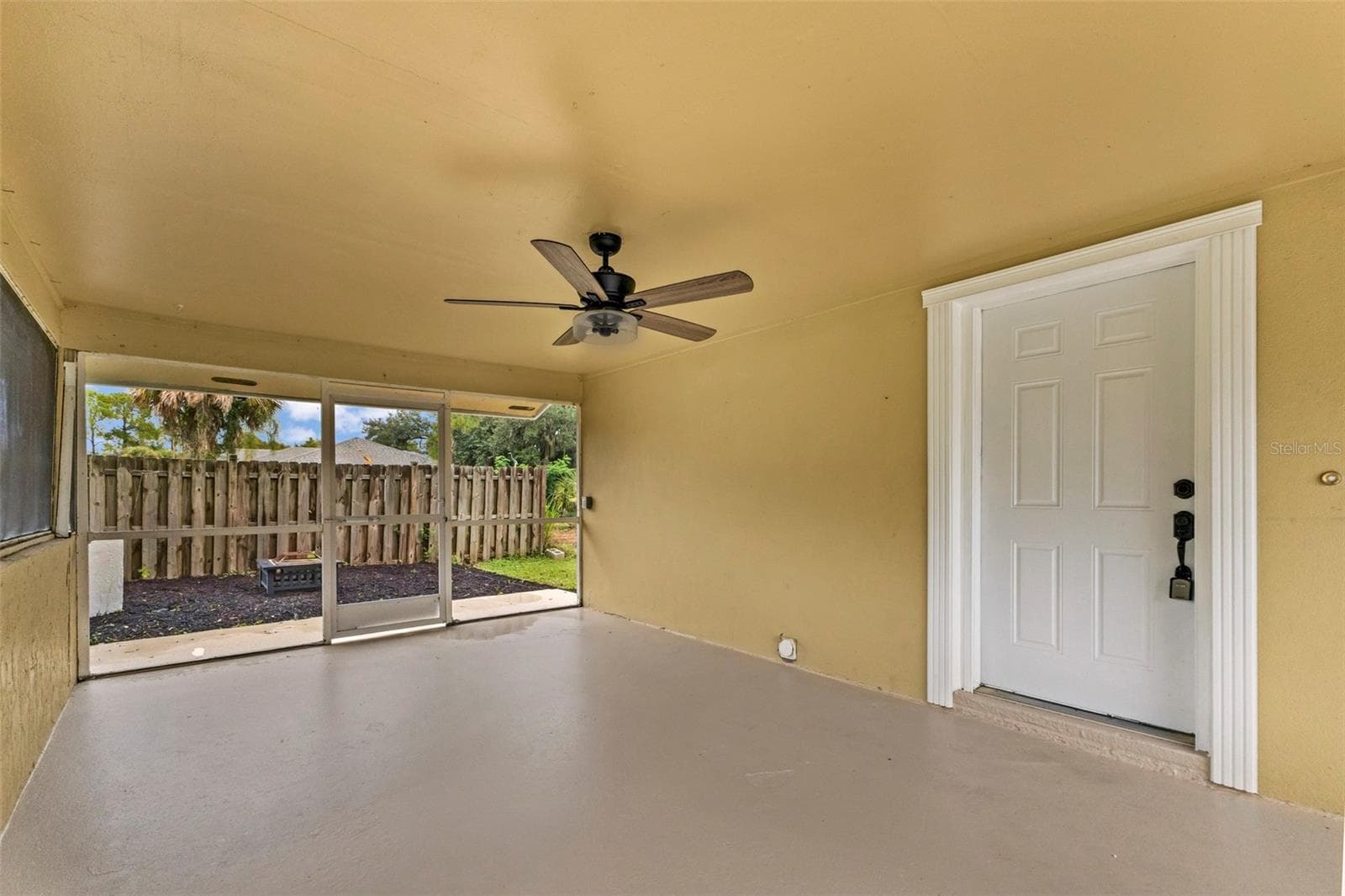 Front screened in porch - 424 VANNELL ST, PORT CHARLOTTE