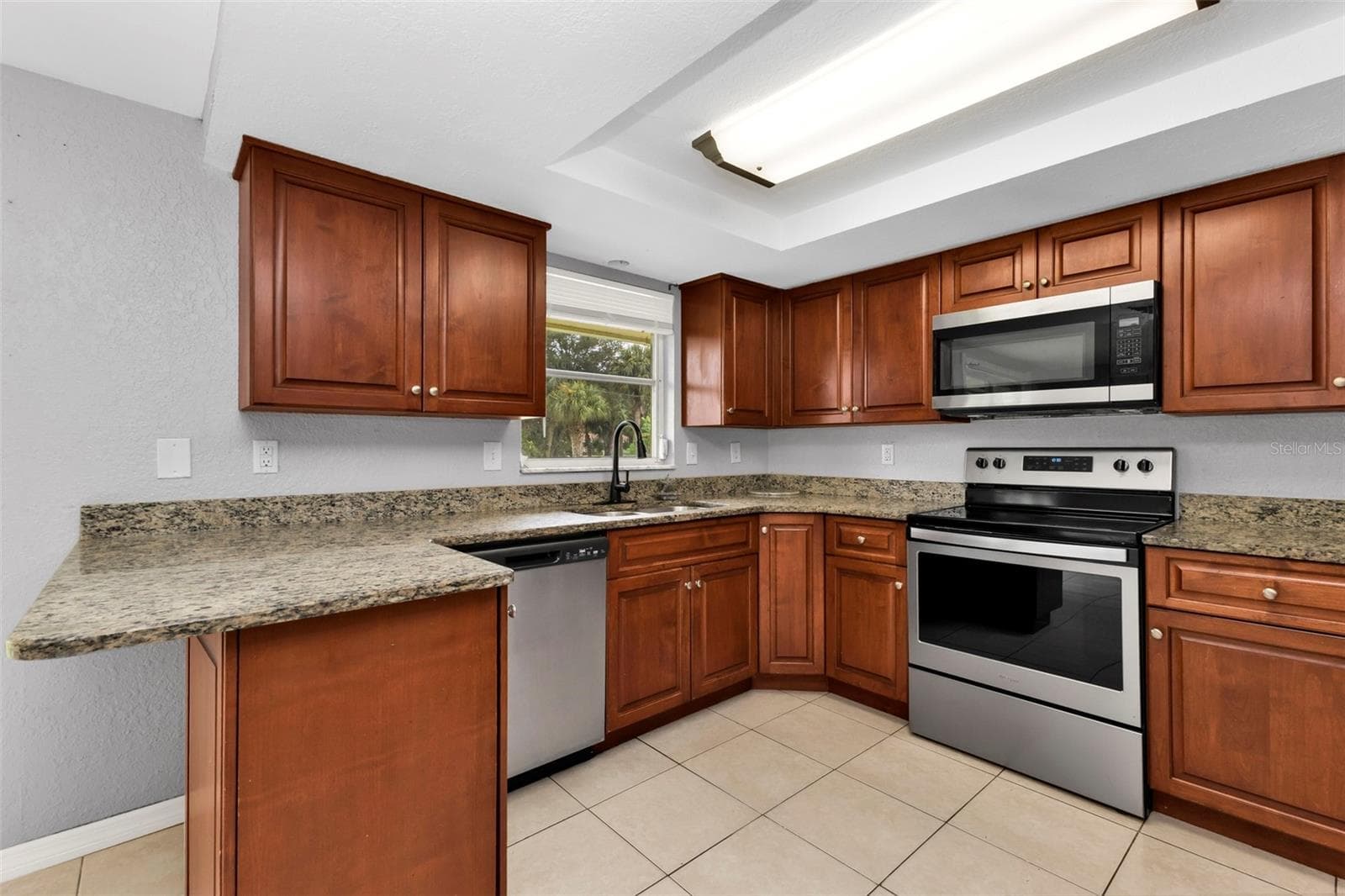 Kitchen - 424 VANNELL ST, PORT CHARLOTTE