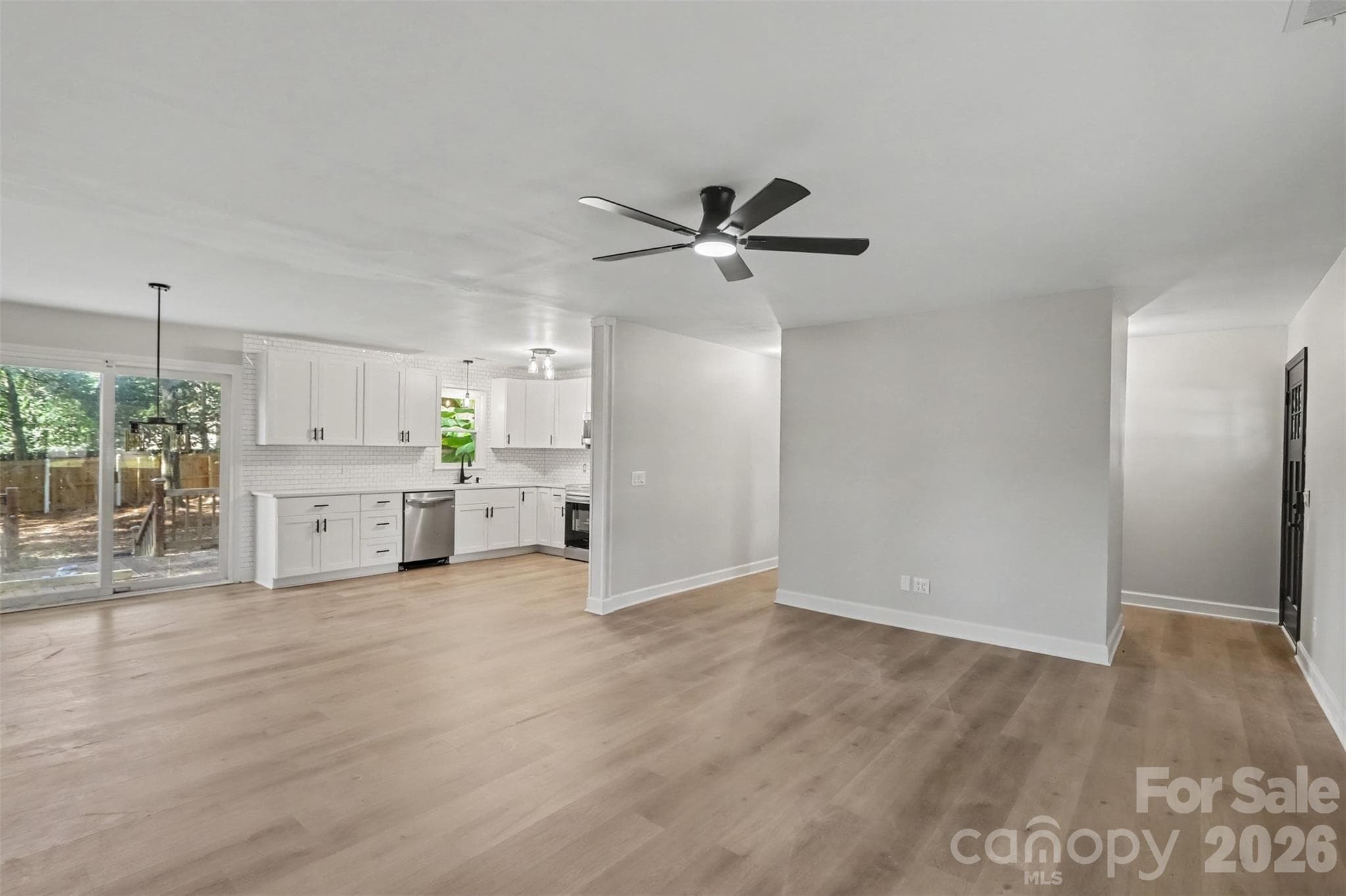 Single Family Residence at 3758 Fieldcrest Circle NW, Concord, photo 2 of 15