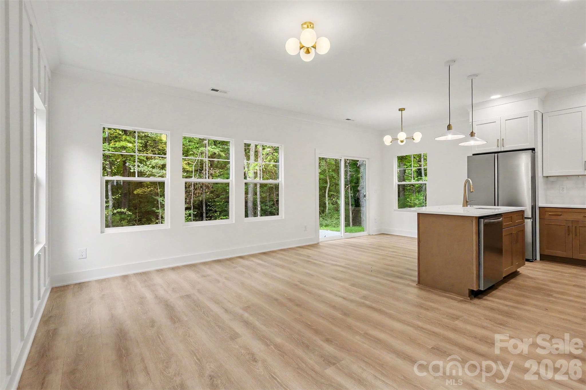 Single Family Residence at 603 W Lewis Street, Dallas, photo 6 of 28