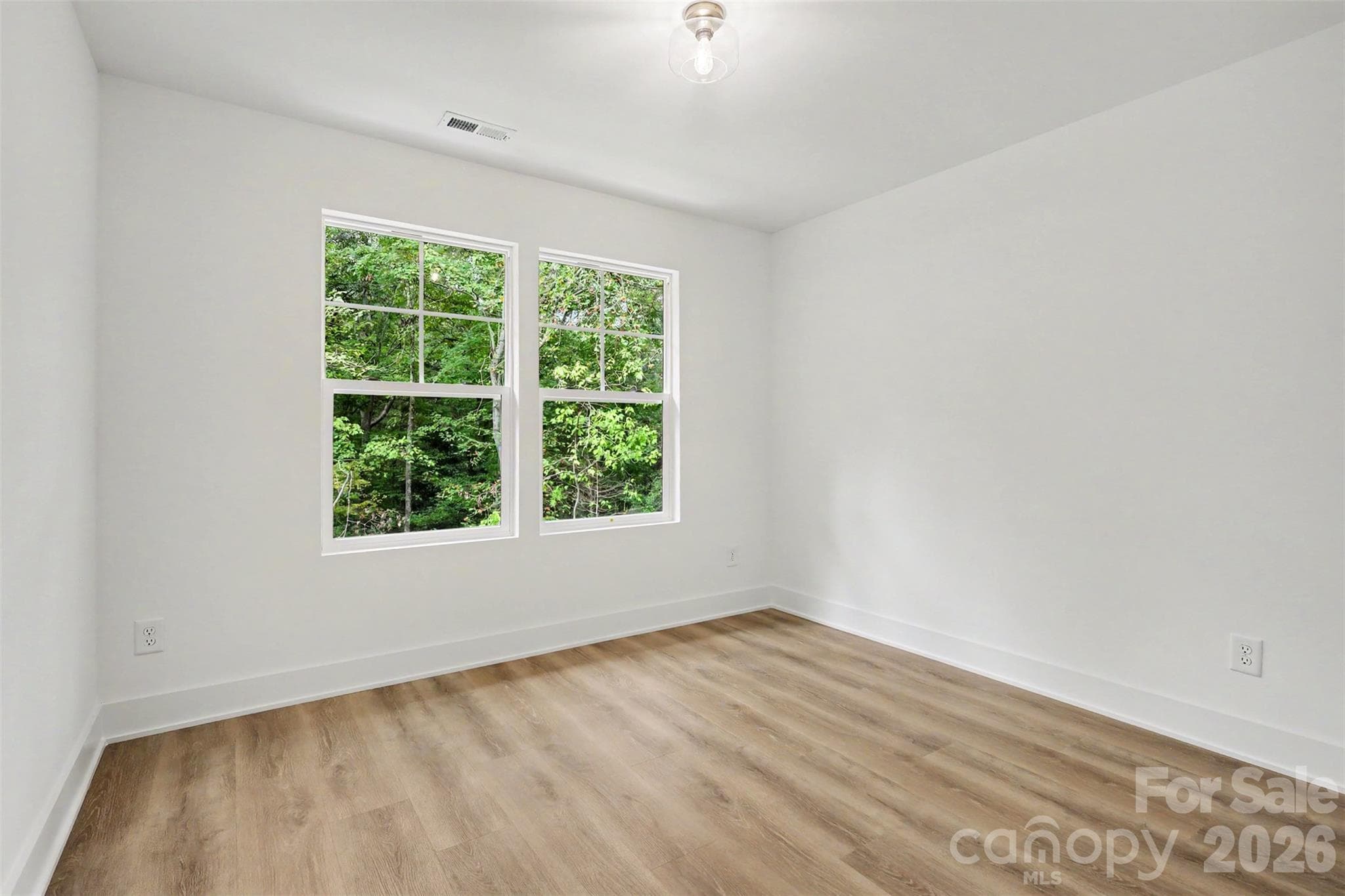 Single Family Residence at 603 W Lewis Street, Dallas, photo 17 of 28