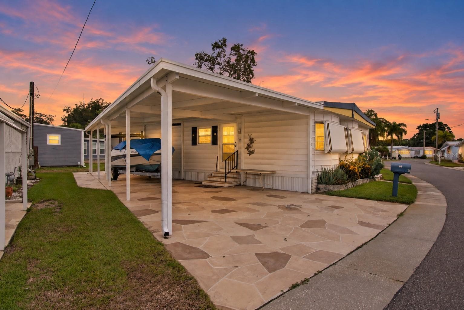 70 SCHOONER DR #70