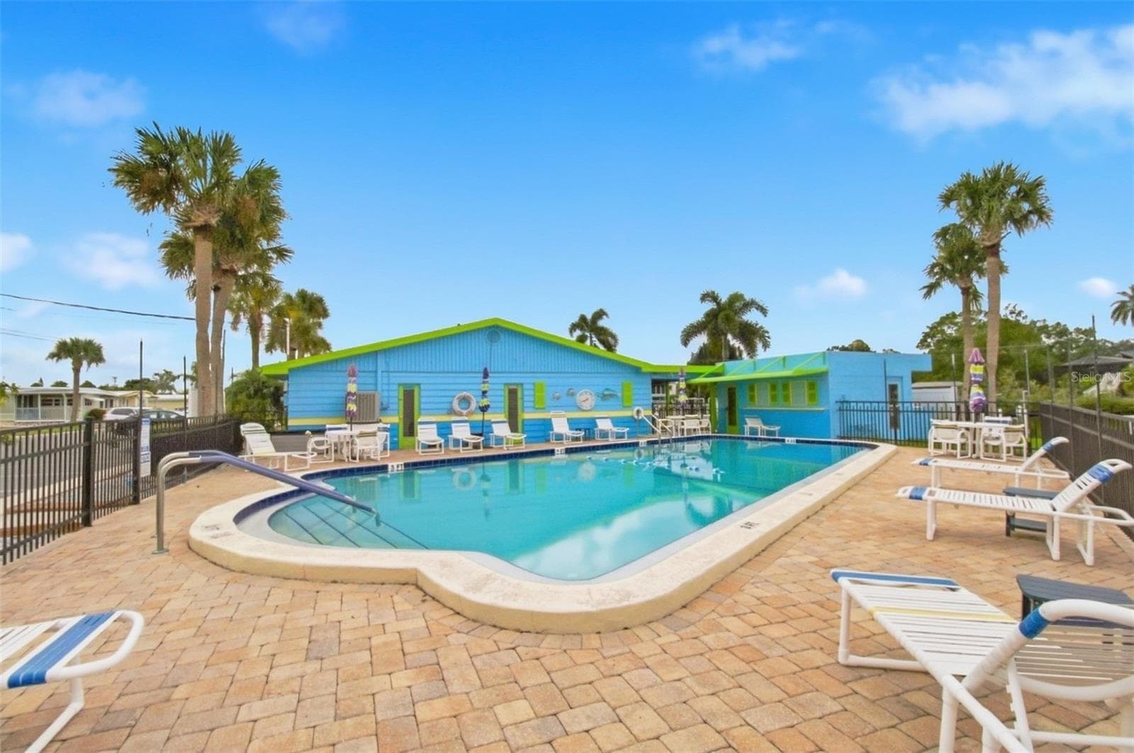 Community Pool - 70 SCHOONER DR #70, PALM HARBOR
