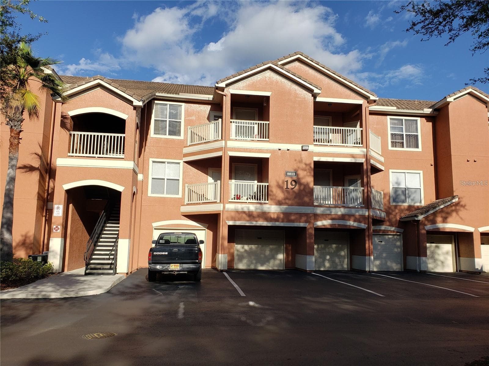 8813 VILLA VIEW CIR #104