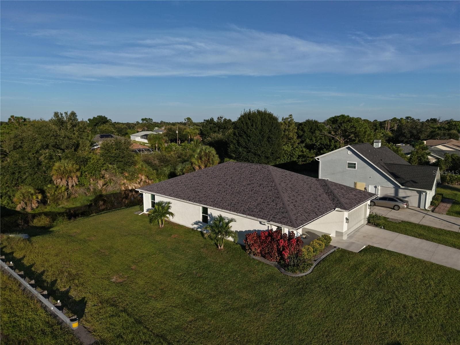 7418 ROSEMONT DR