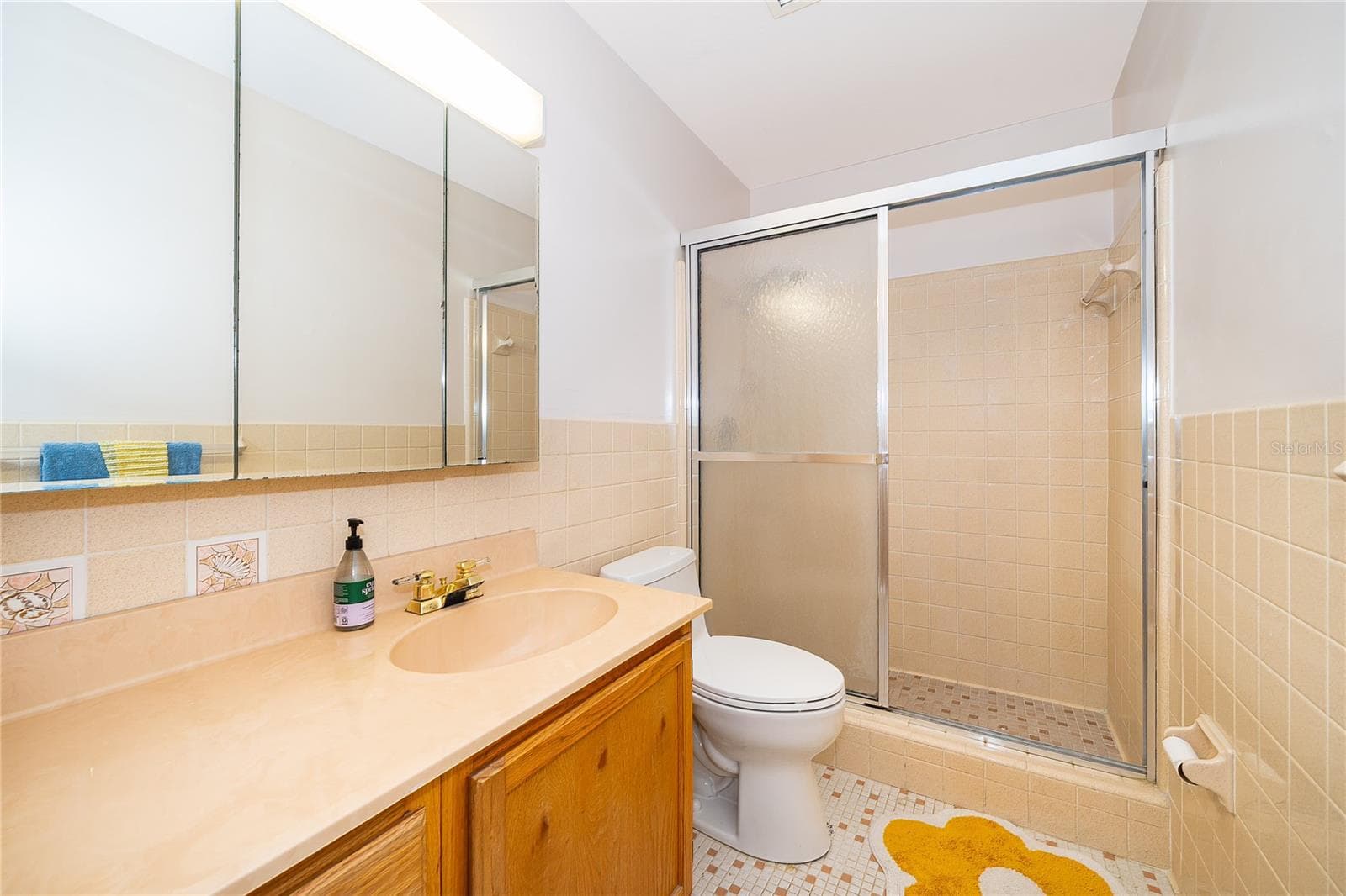 ensuite bathroom - 700 MELROSE AVE #M23, WINTER PARK