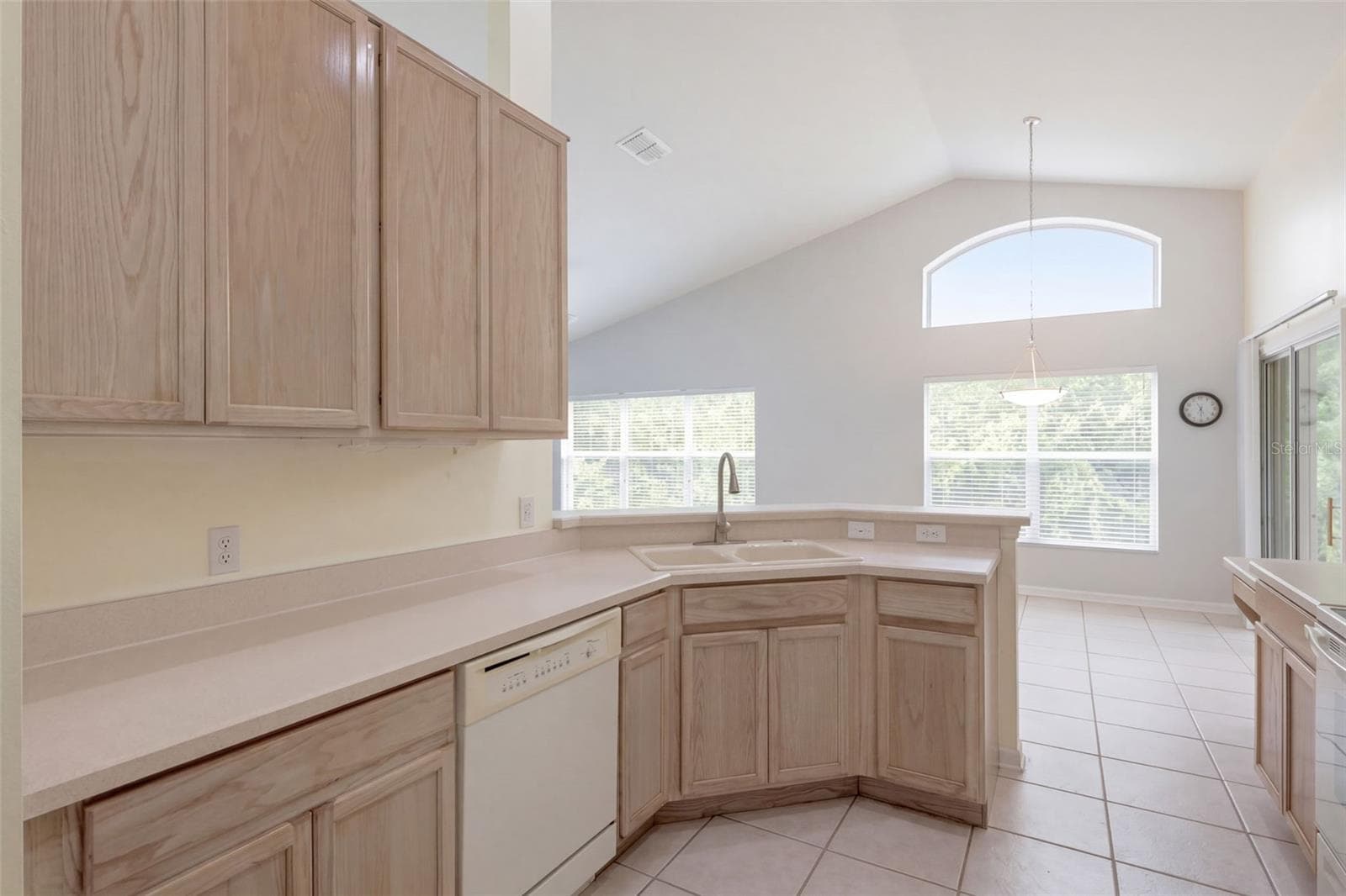 Single Family Residence at 3179 STONEHURST CIR, KISSIMMEE, photo 33 of 143