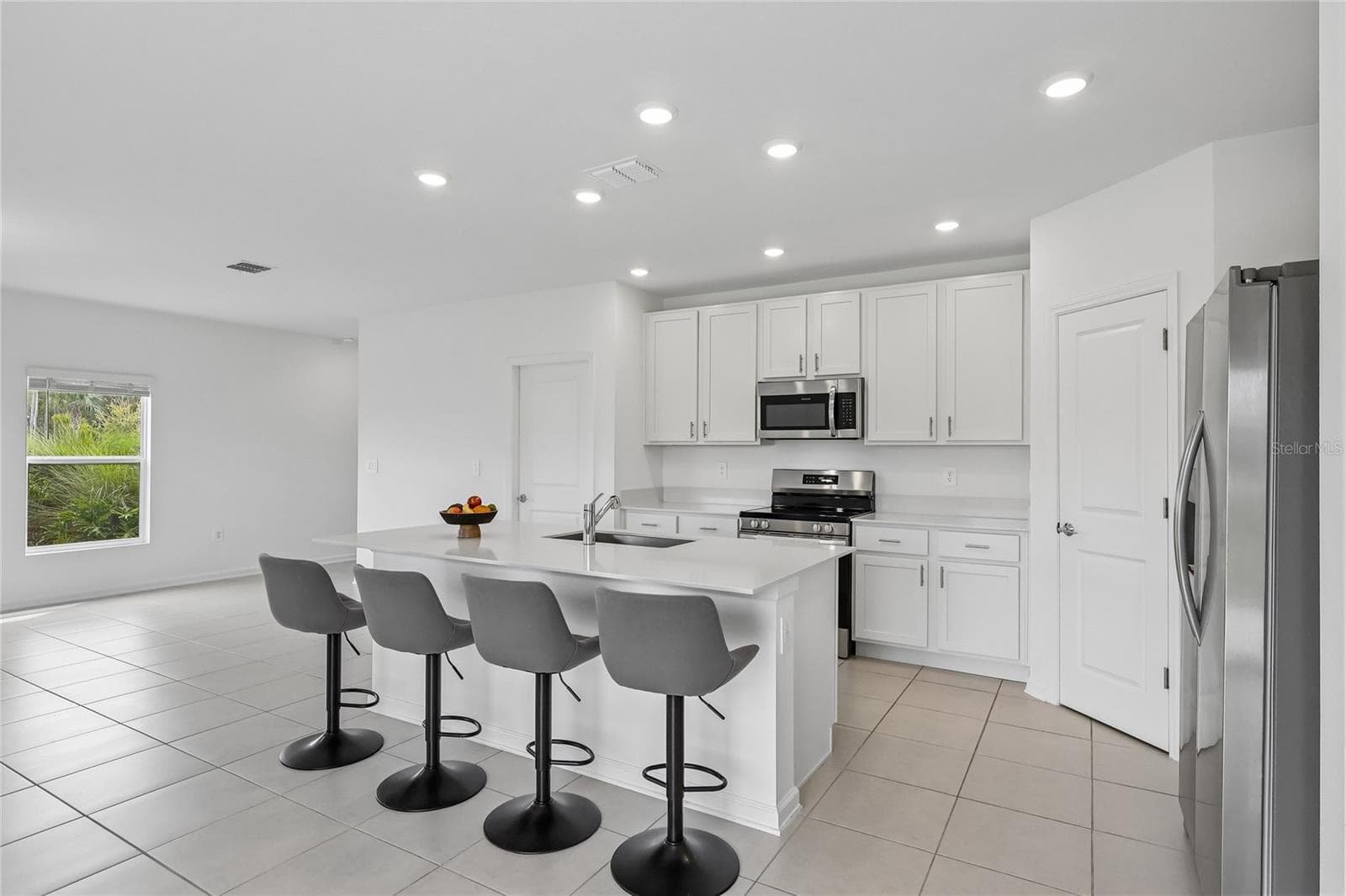 Single Family Residence at 5605 GINGHAM DR, KISSIMMEE, photo 10 of 32