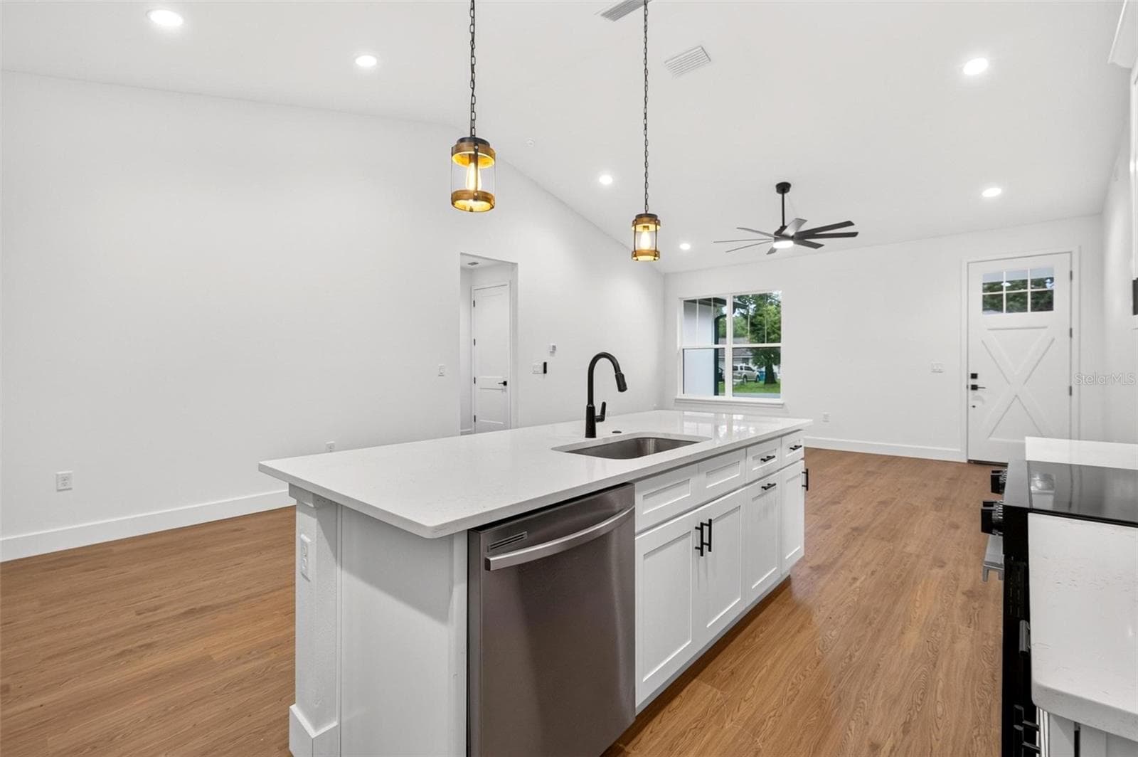 Kitchen - 381 CARRIAGE LN, LADY LAKE