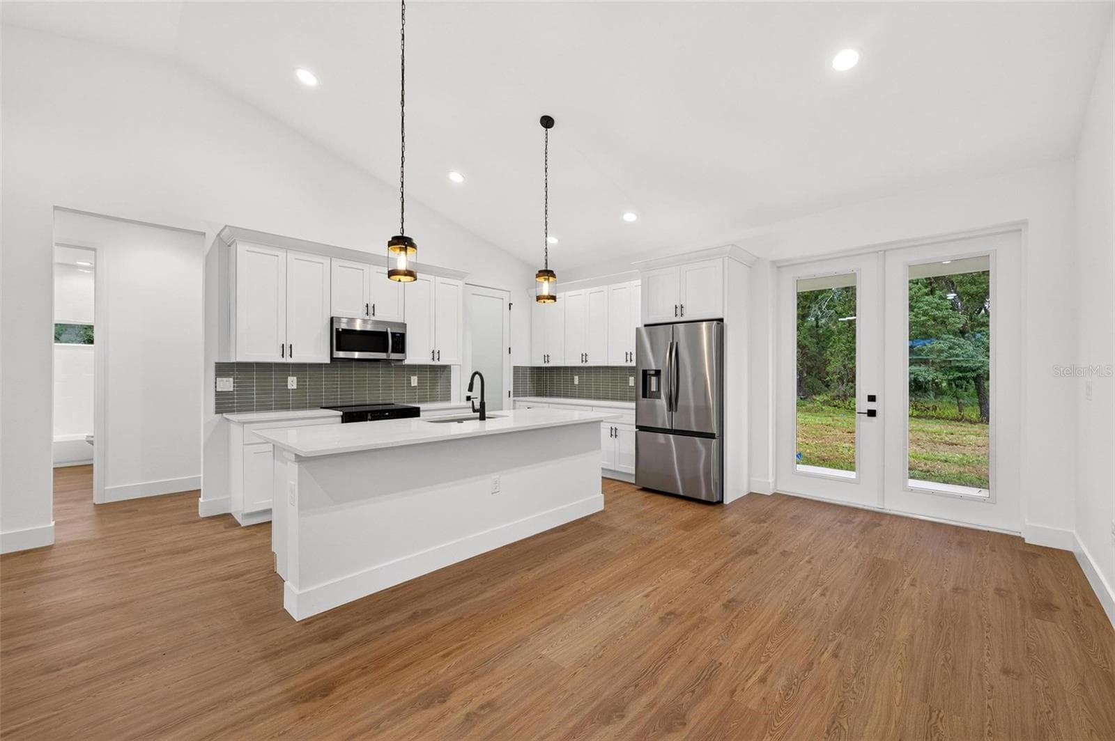 Kitchen - 381 CARRIAGE LN, LADY LAKE
