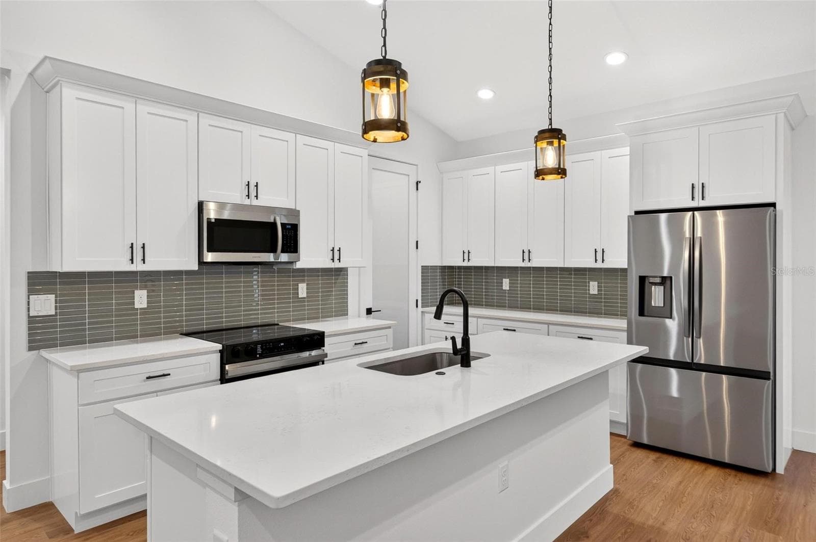 Kitchen - 381 CARRIAGE LN, LADY LAKE
