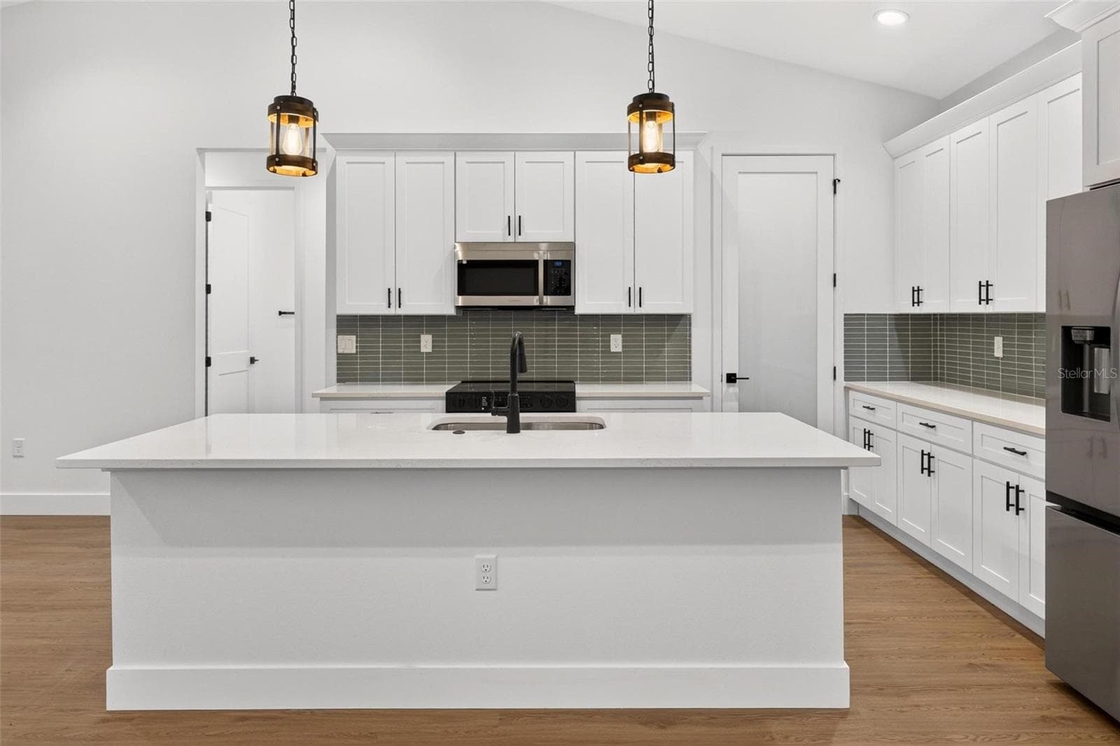 Kitchen - 381 CARRIAGE LN, LADY LAKE