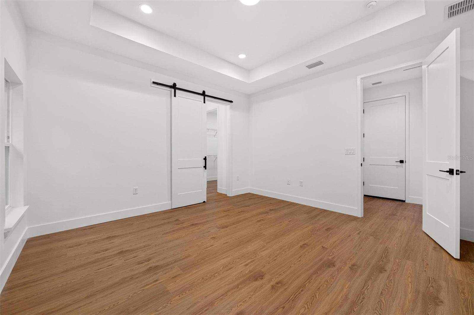Primary Bedroom - 381 CARRIAGE LN, LADY LAKE