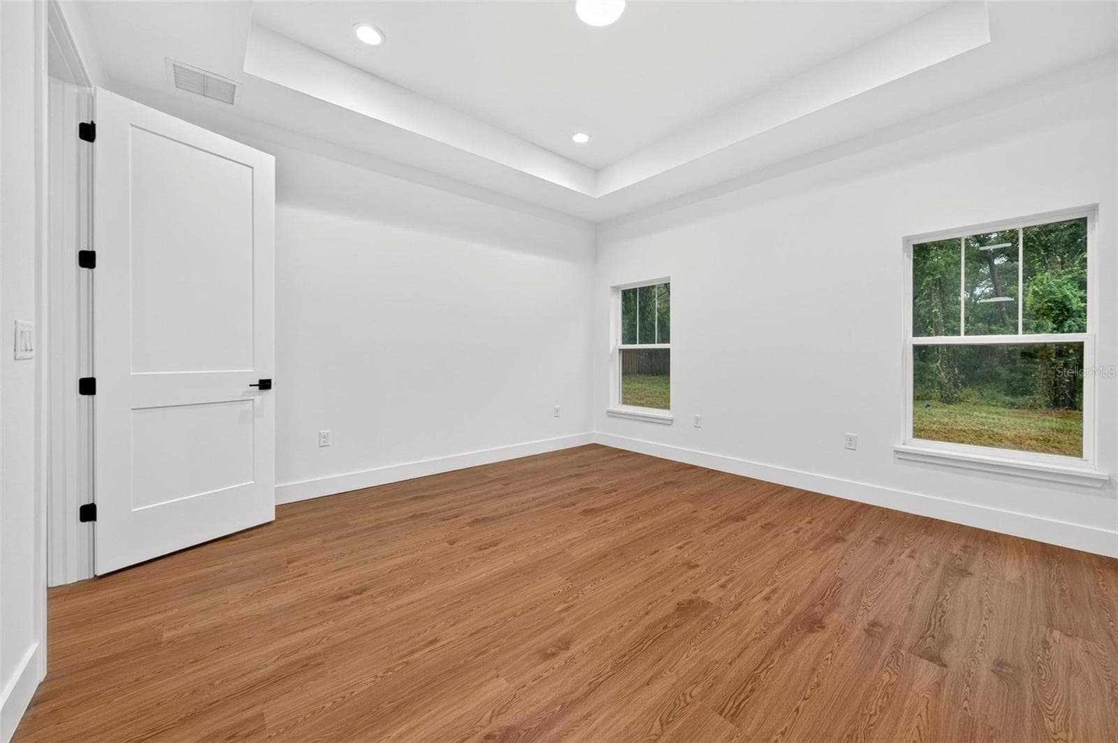 Primary Bedroom - 381 CARRIAGE LN, LADY LAKE