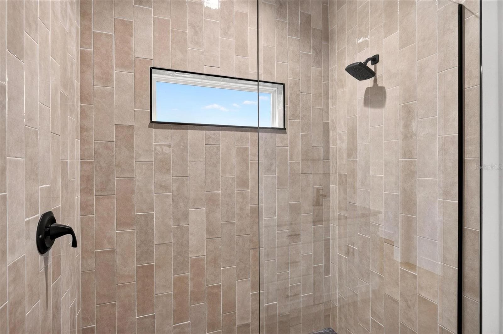 Primary Bathroom - 381 CARRIAGE LN, LADY LAKE