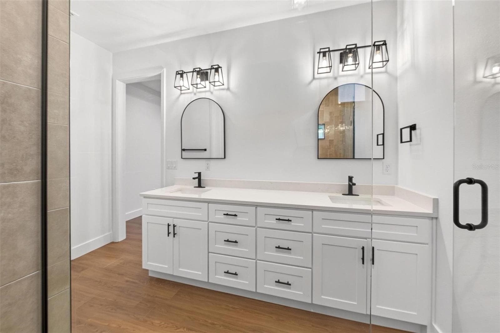 Primary Bathroom - 381 CARRIAGE LN, LADY LAKE