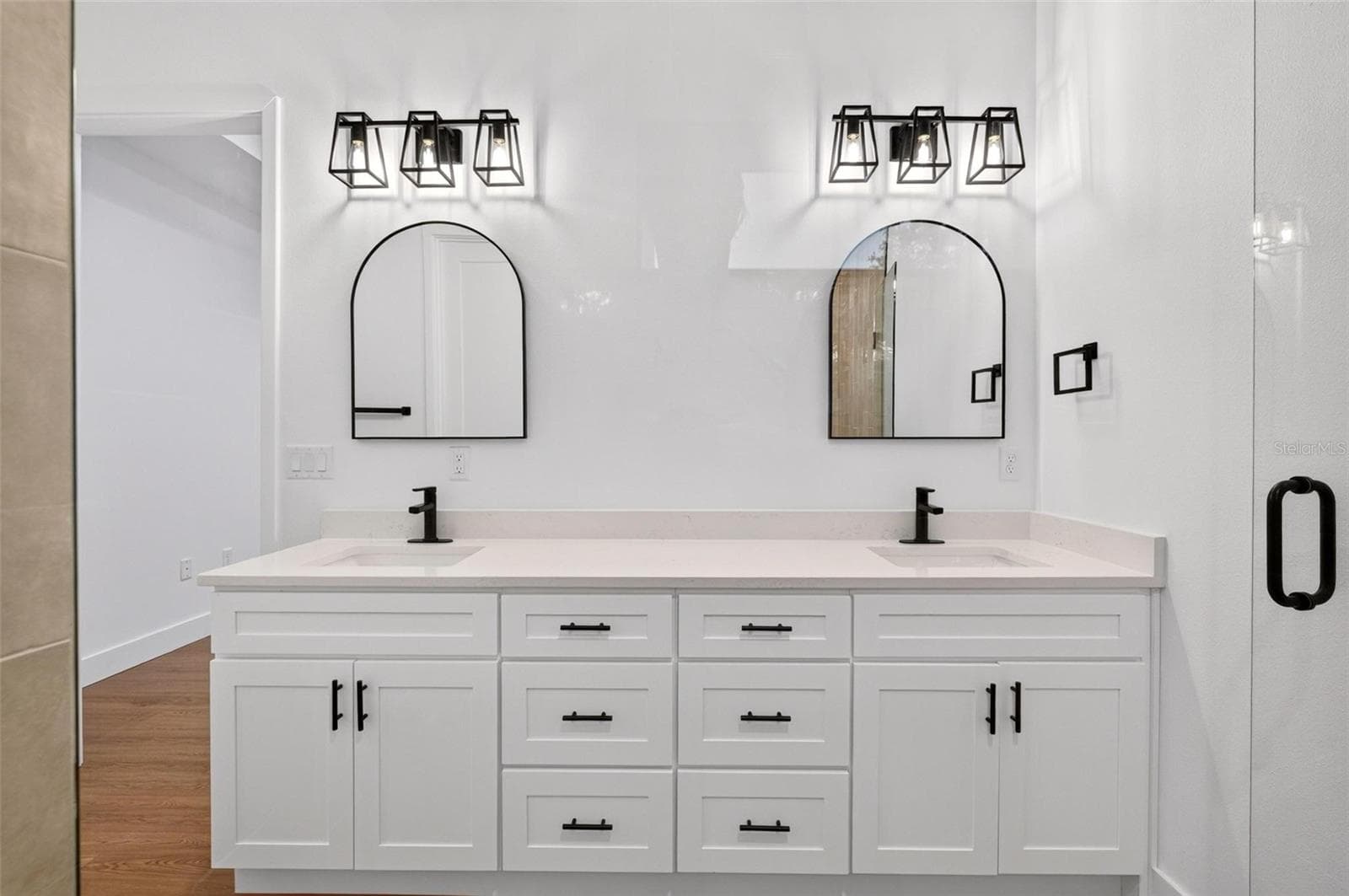 Primary Bathroom - 381 CARRIAGE LN, LADY LAKE