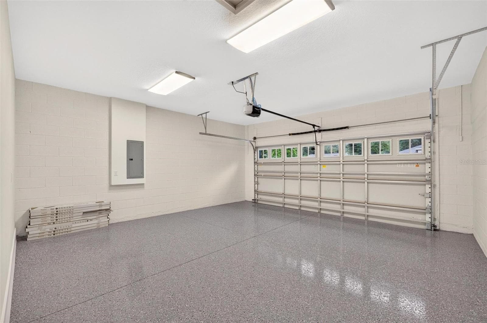 Garage - 381 CARRIAGE LN, LADY LAKE