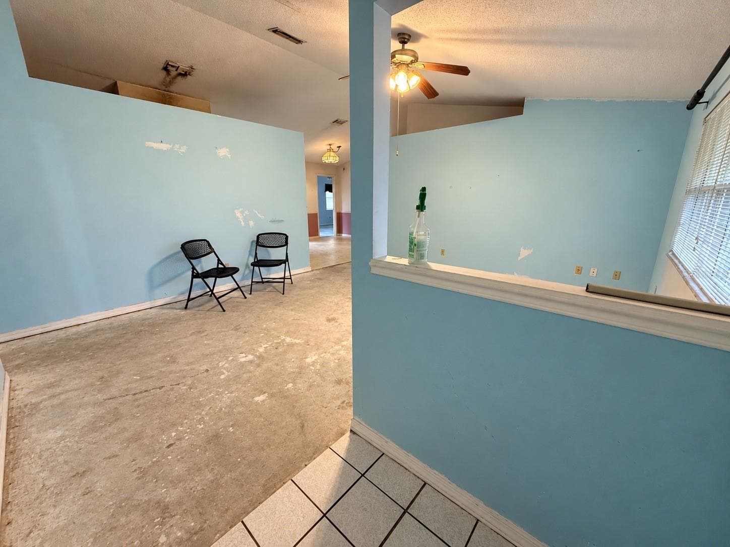 Single Family Residence at 444 W CENTRAL AVE, ORANGE CITY, photo 2 of 19
