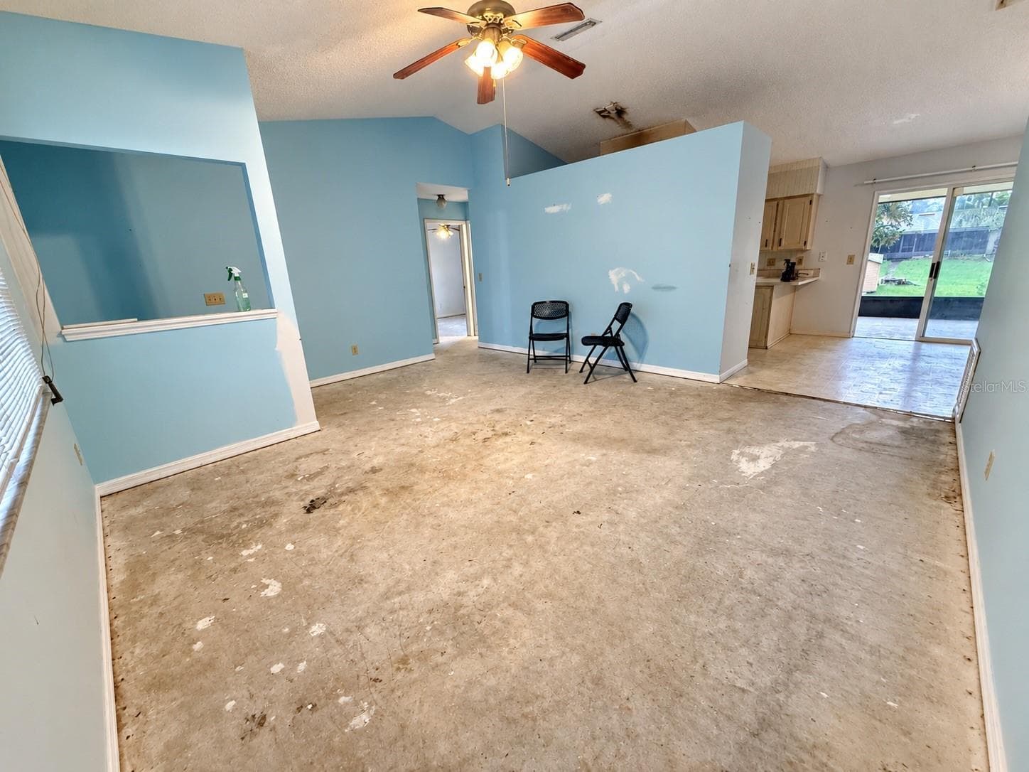 Single Family Residence at 444 W CENTRAL AVE, ORANGE CITY, photo 3 of 19