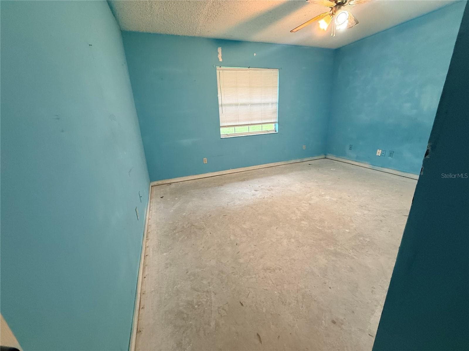 Single Family Residence at 444 W CENTRAL AVE, ORANGE CITY, photo 8 of 19