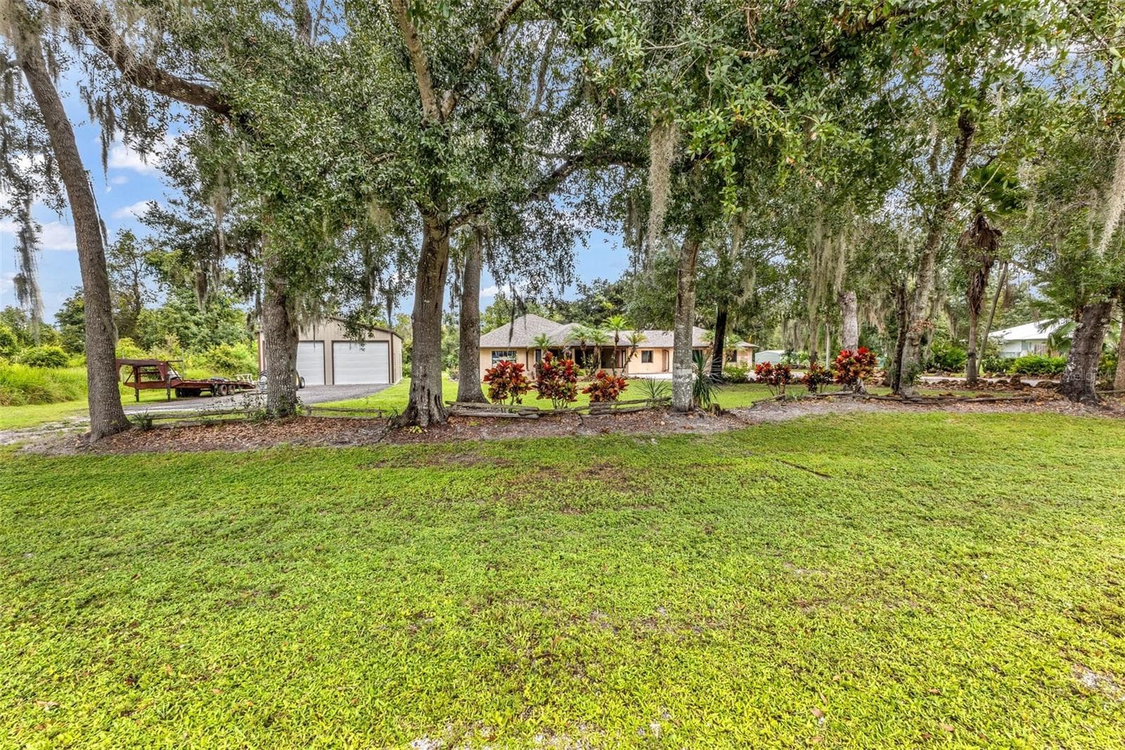 2827 SE CREEKWOOD TER