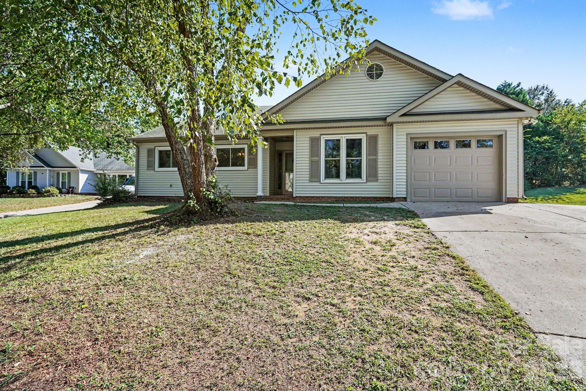 Single Family Residence at 1279 Willowbreeze Court SW, Concord, photo 2 of 24