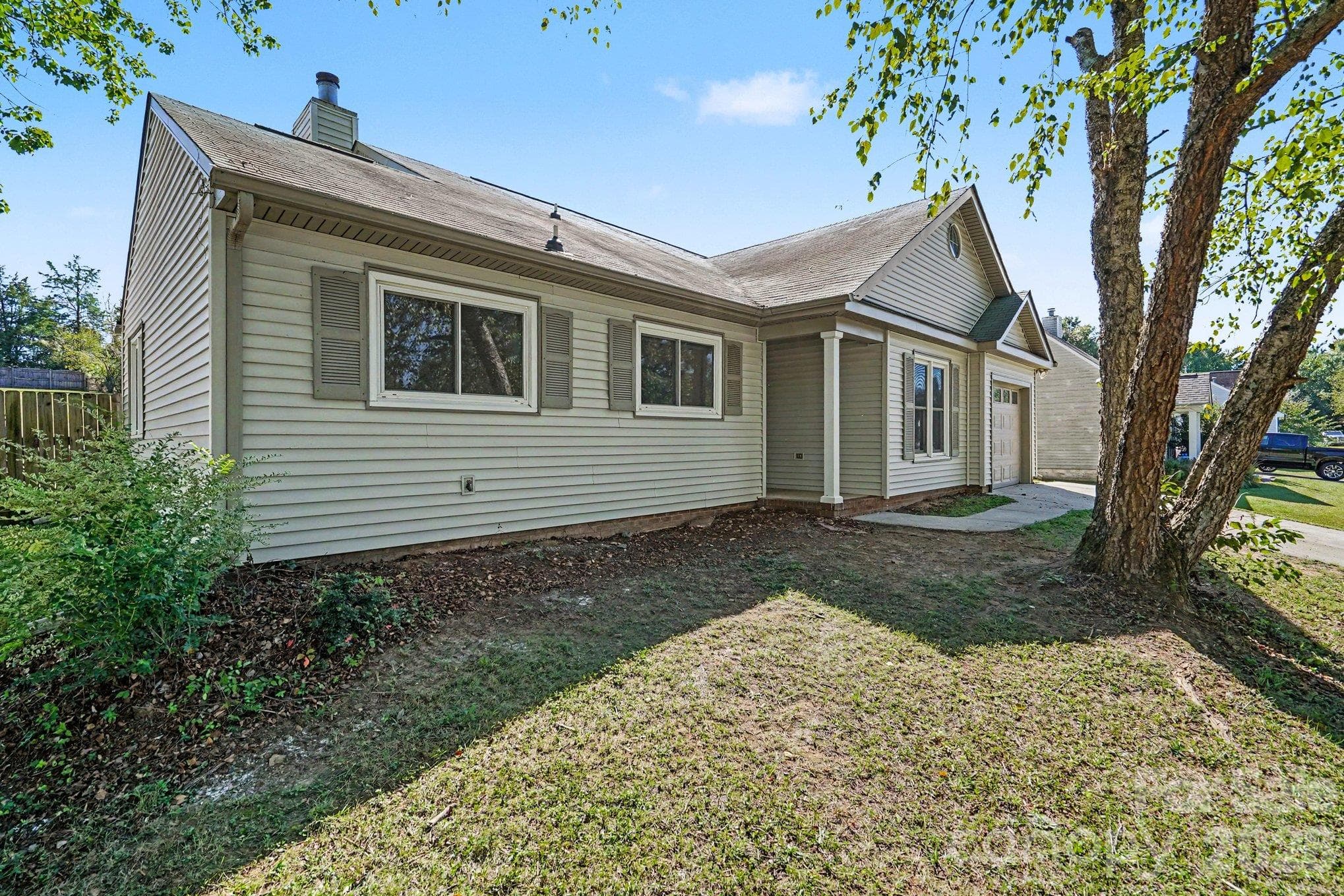 Single Family Residence at 1279 Willowbreeze Court SW, Concord, photo 3 of 24
