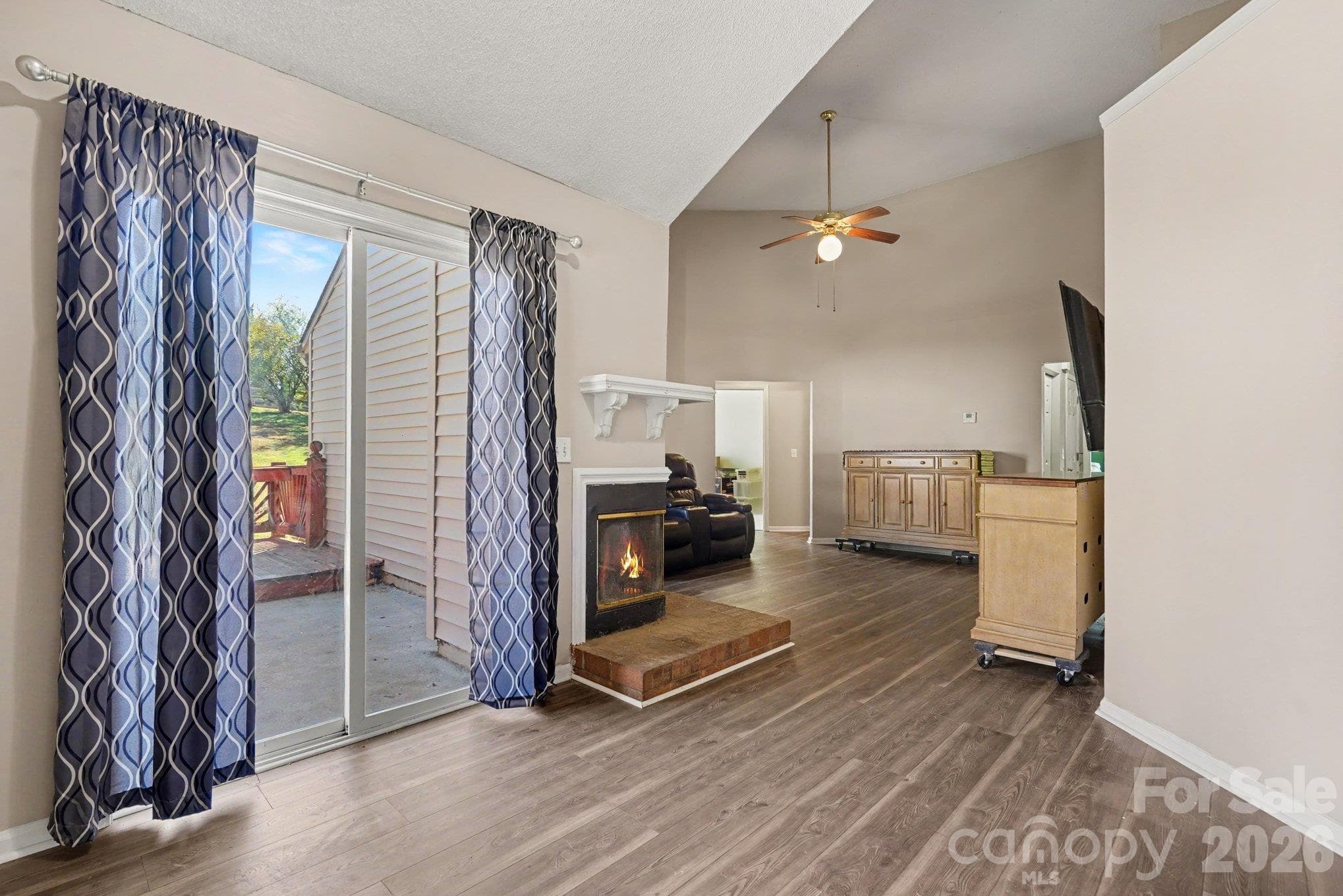 Single Family Residence at 1279 Willowbreeze Court SW, Concord, photo 9 of 24