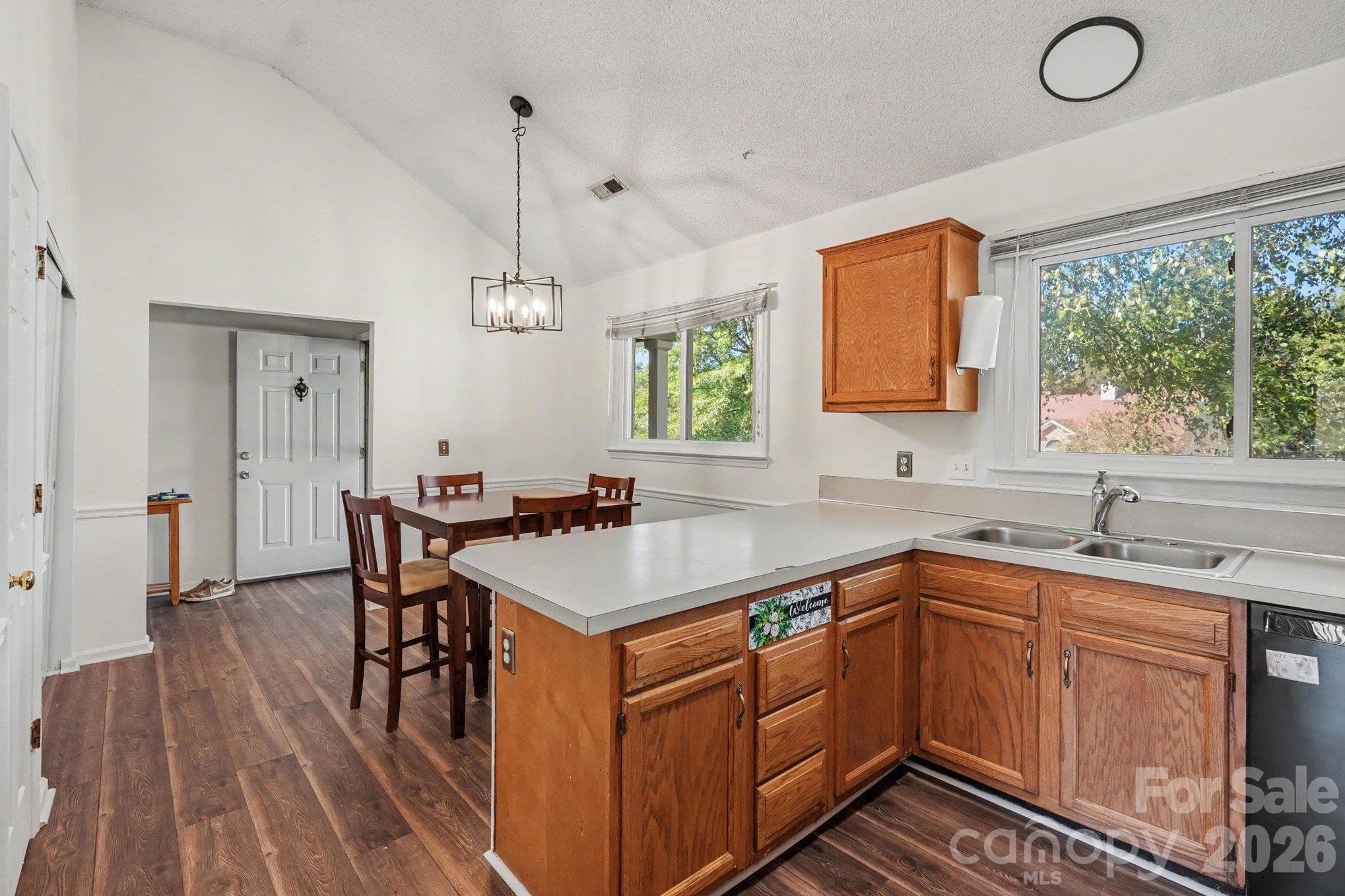 Single Family Residence at 1279 Willowbreeze Court SW, Concord, photo 5 of 24
