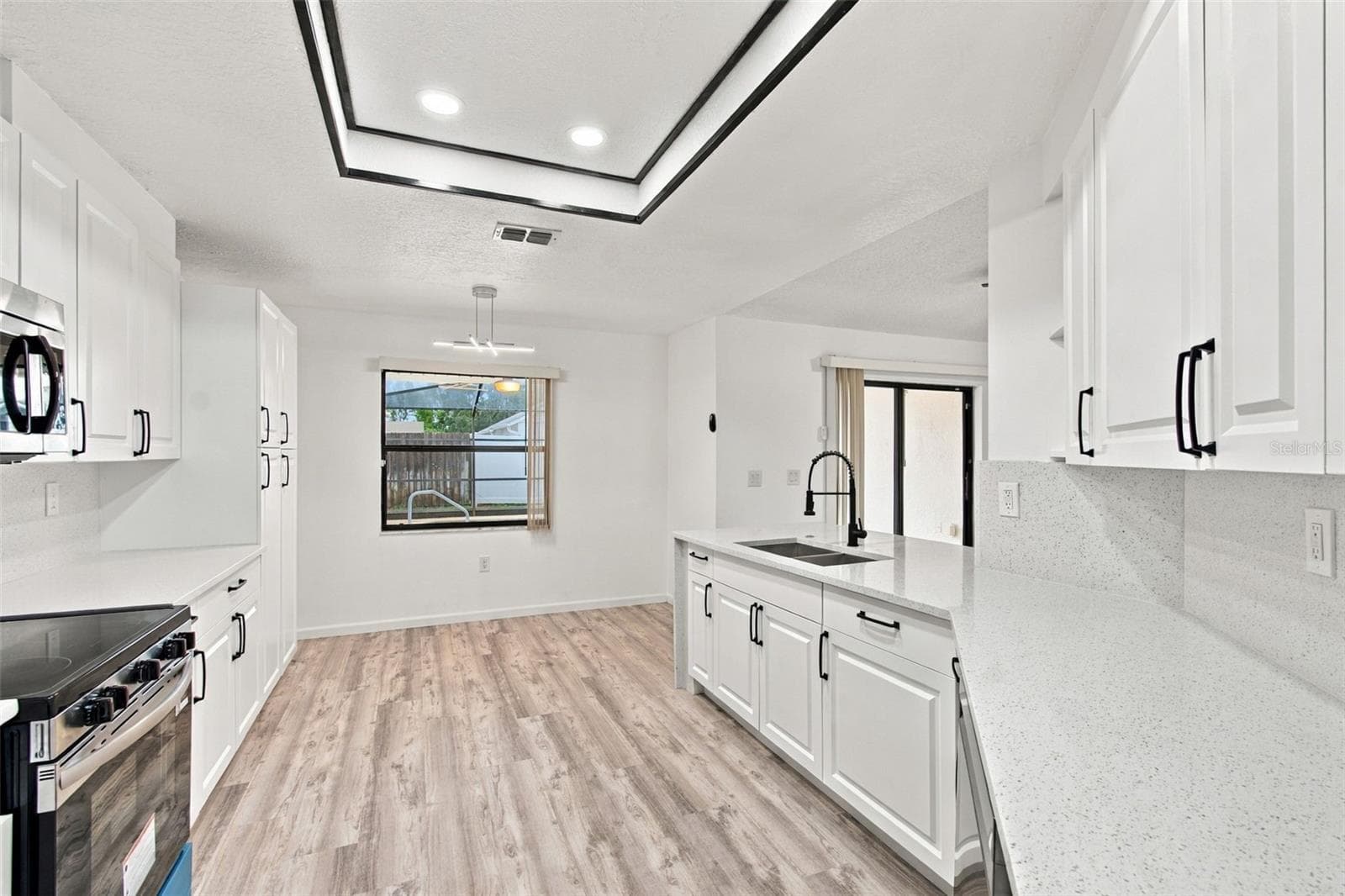 Single Family Residence at 8075 SHALOM DR, SPRING HILL, photo 11 of 40
