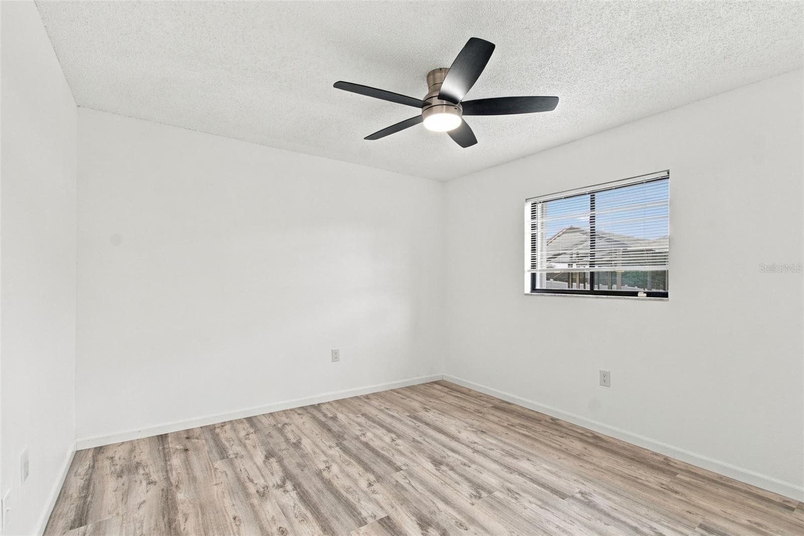 Single Family Residence at 8075 SHALOM DR, SPRING HILL, photo 13 of 40