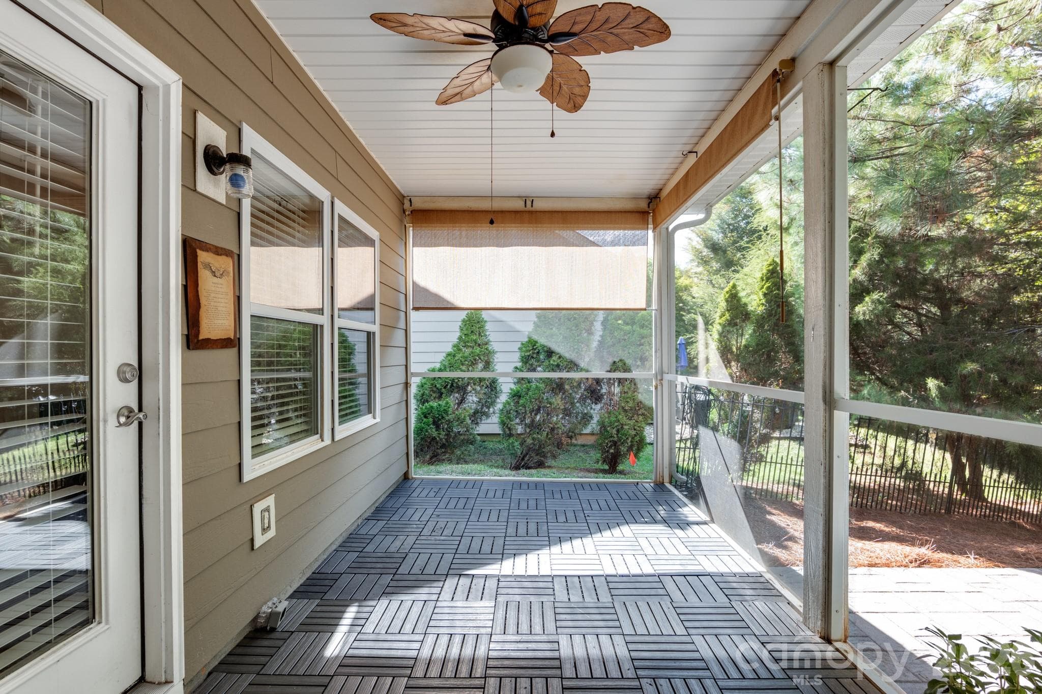 screened in porch/sunroom - 24526 Blue Heron Circle, Lancaster