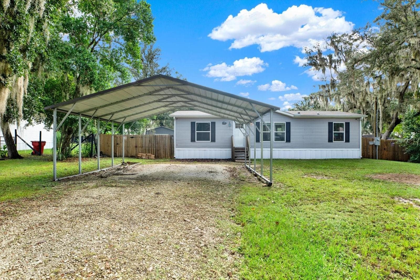 2829 N LAKEFRONT DR