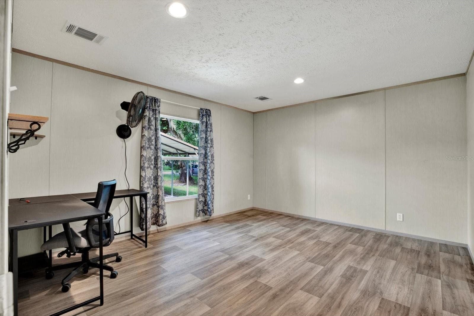 Manufactured Home at 2829 N LAKEFRONT DR, HERNANDO, photo 9 of 24