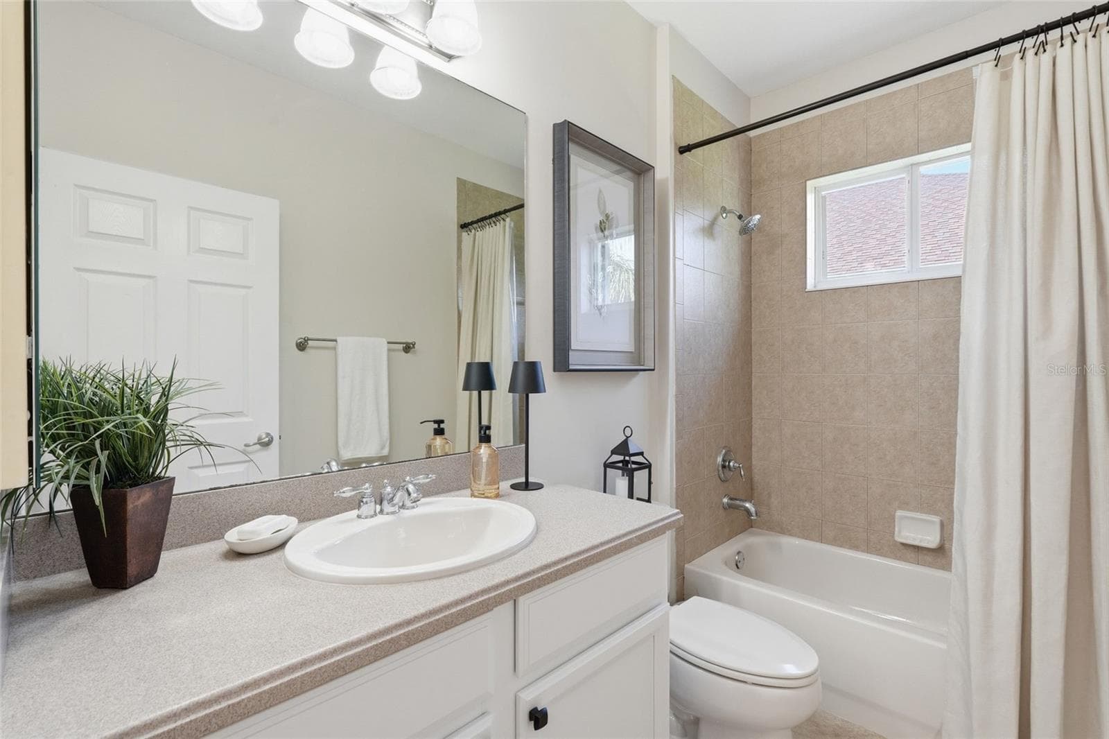 Single Family Residence at 8631 LAKE FRONT CT, PUNTA GORDA, photo 23 of 43