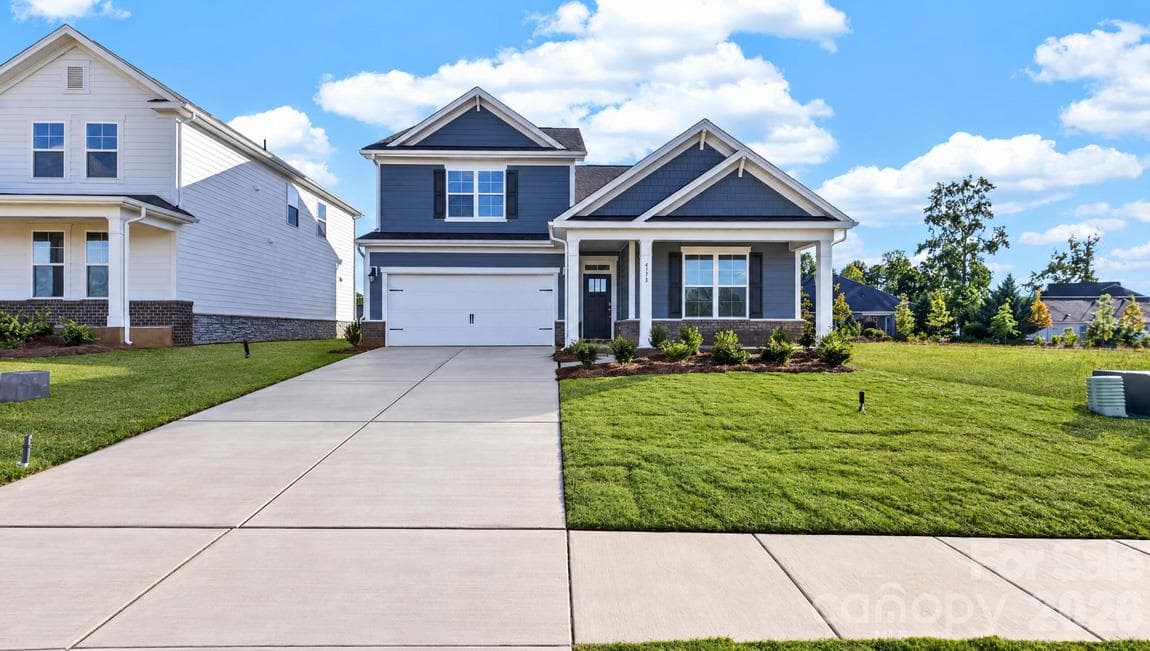 Single Family Residence at 4175 Round Table Drive, Gastonia, photo 2 of 103
