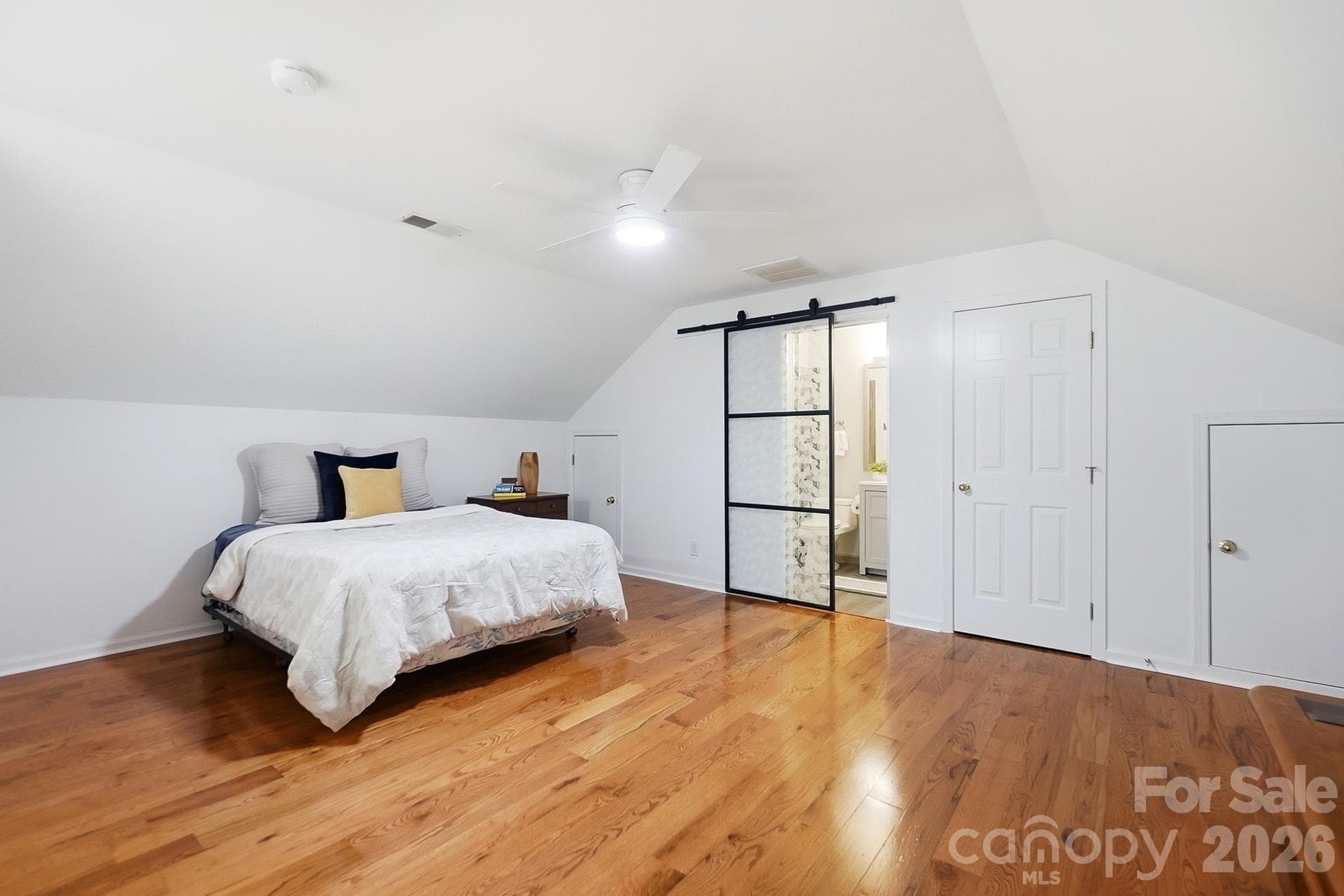 Upstairs 5th bedroom or tean suite with full bath - 2100 Pineapple Court, Matthews