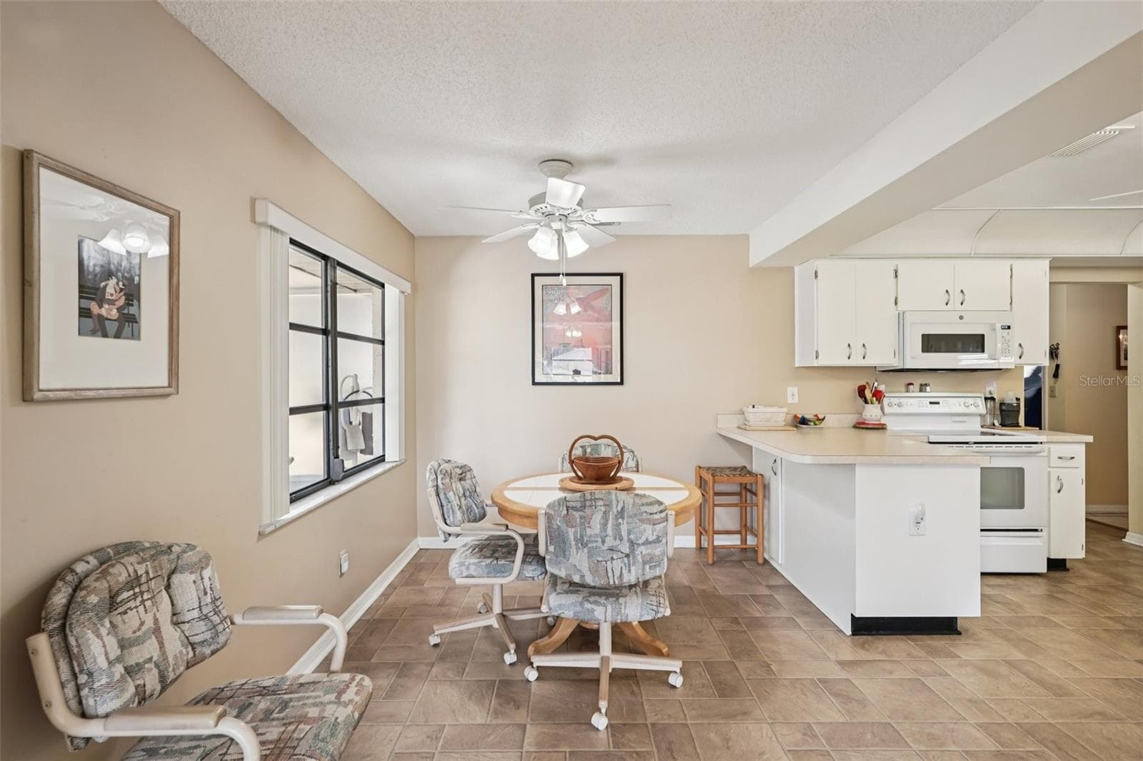 Single Family Residence at 1805 NEW BEDFORD DR, SUN CITY CENTER, photo 12 of 54