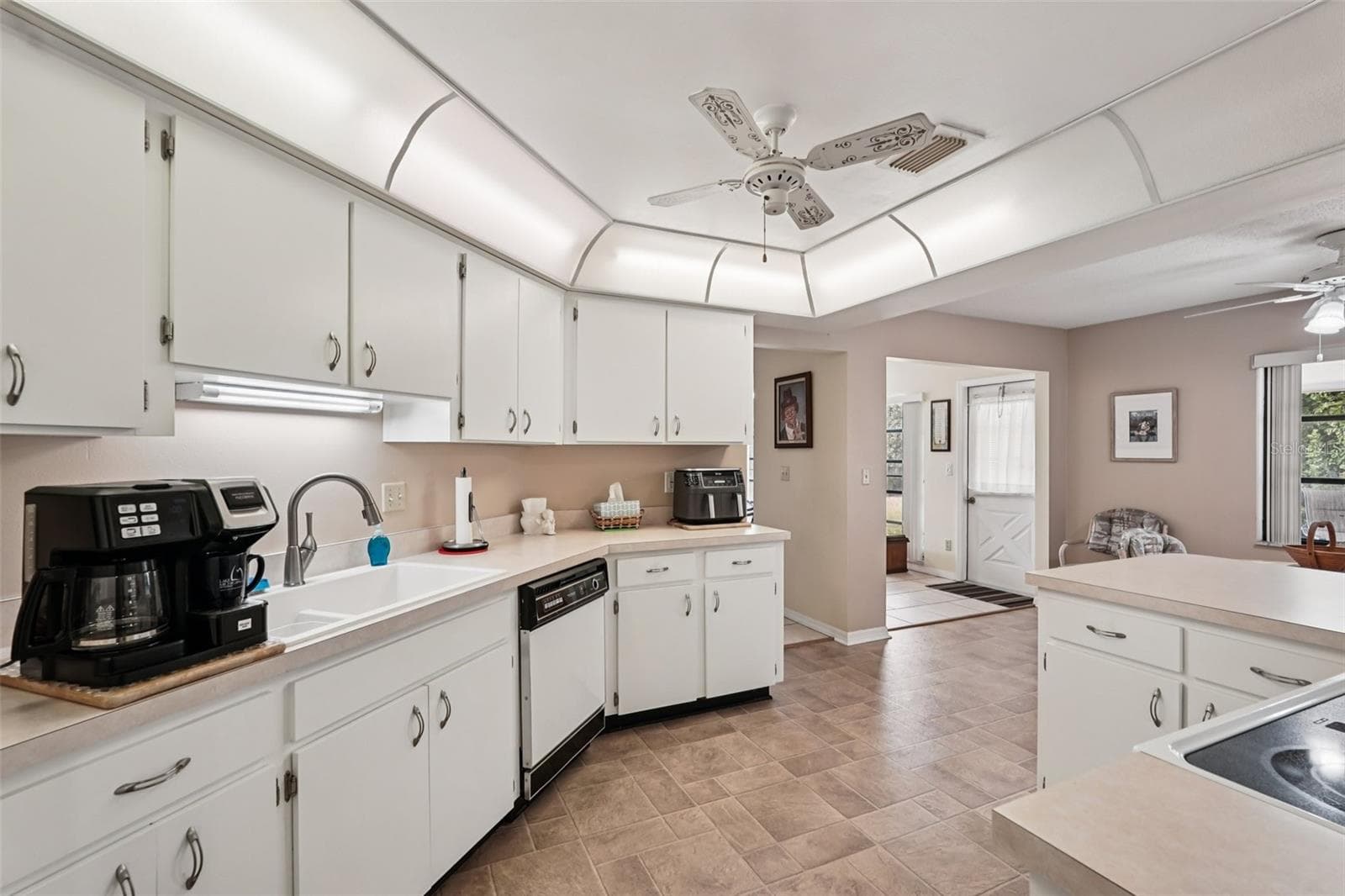 Single Family Residence at 1805 NEW BEDFORD DR, SUN CITY CENTER, photo 15 of 54