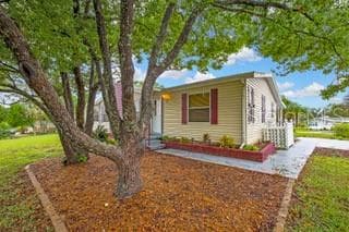 Manufactured Home at 15141 RIALTO AVE, BROOKSVILLE, photo 2 of 50